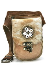 Trukado Leren Festivaltasjes, heuptassen en riemtassen - Heuptas Koeienhuid met Vintage Haakje en Schelpen ornament "Ibiza"