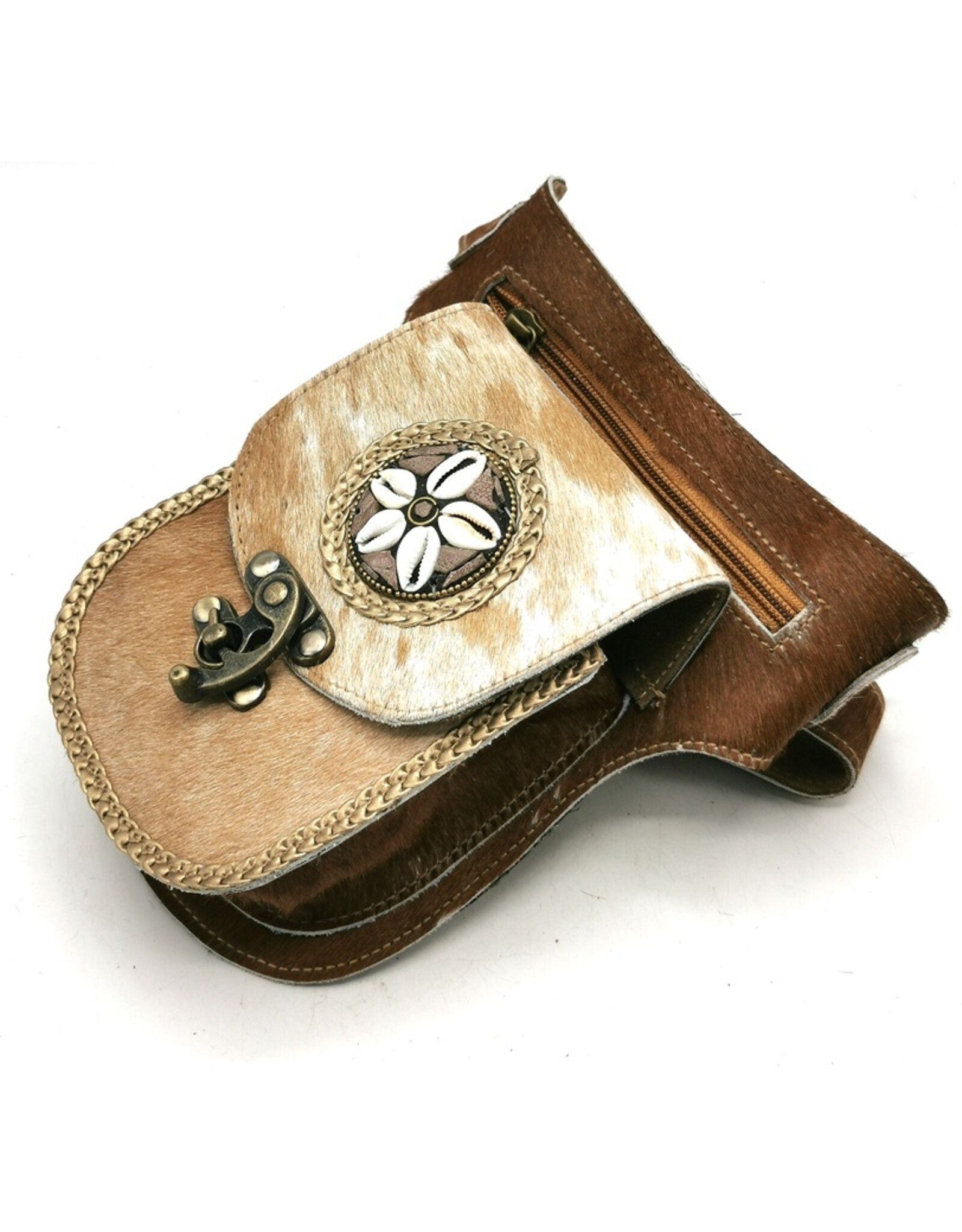 Trukado Leren Festivaltasjes, heuptassen en riemtassen - Heuptas Koeienhuid met Vintage Haakje en Schelpen ornament "Ibiza"