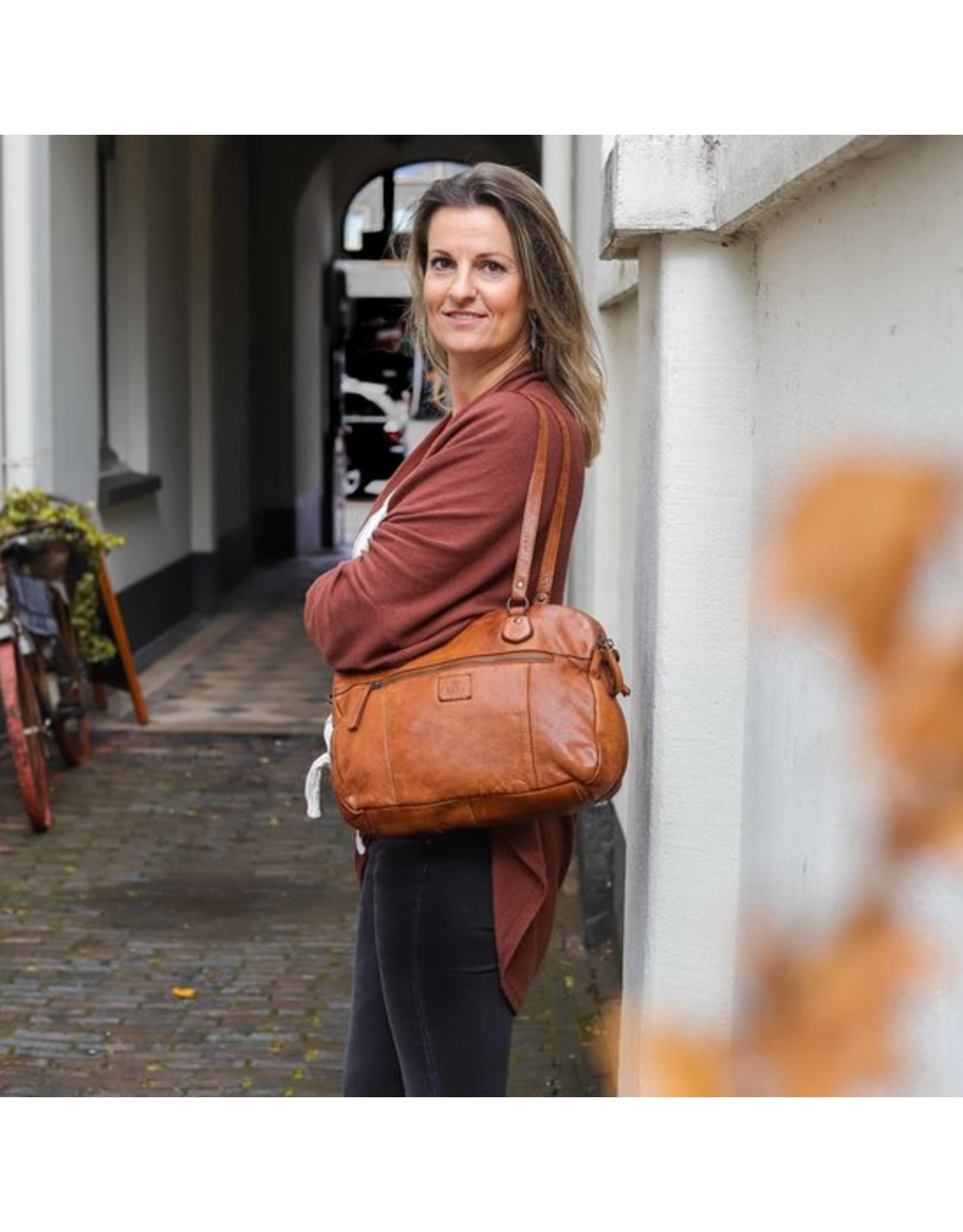 Bear Design Leather shoulderbags Leather crossbody bags - Bear Design Shoulder Bag ‘Lieke’ cognac
