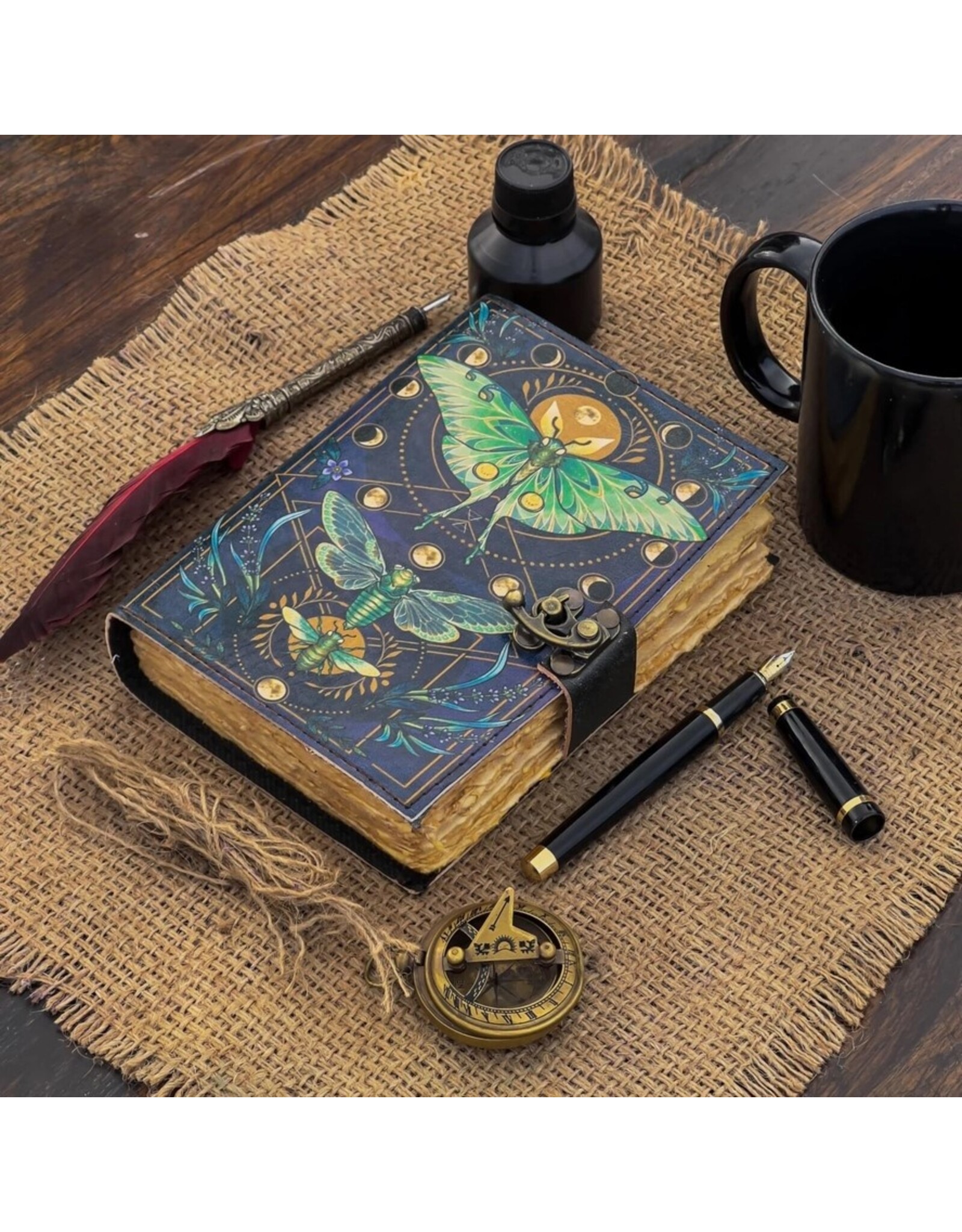 RK Handicrafts Miscellaneous -   Leren Dagboek Nachtvlinder en Maanfasen 18x13cm