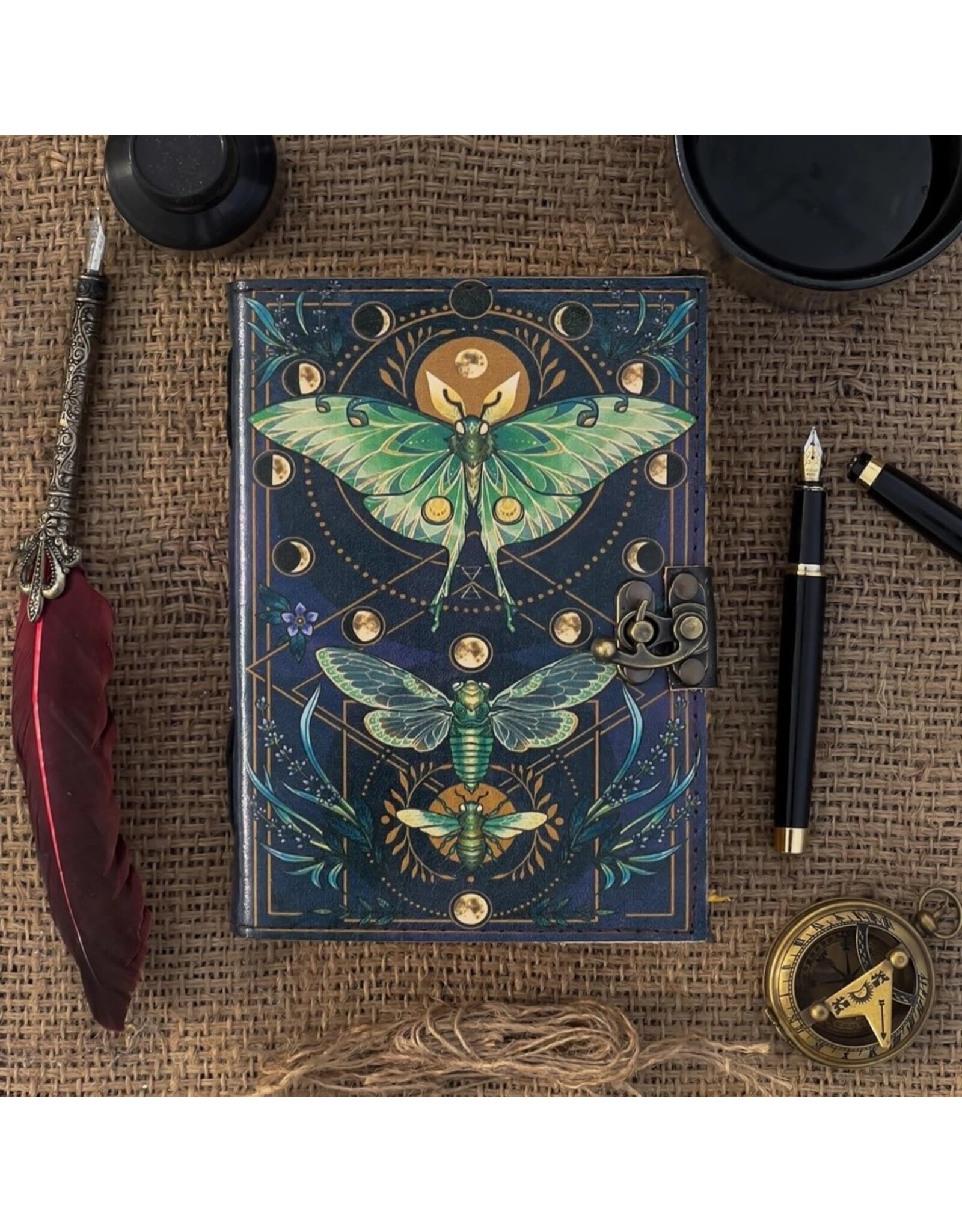 RK Handicrafts Miscellaneous -   Leren Dagboek Nachtvlinder en Maanfasen 18x13cm