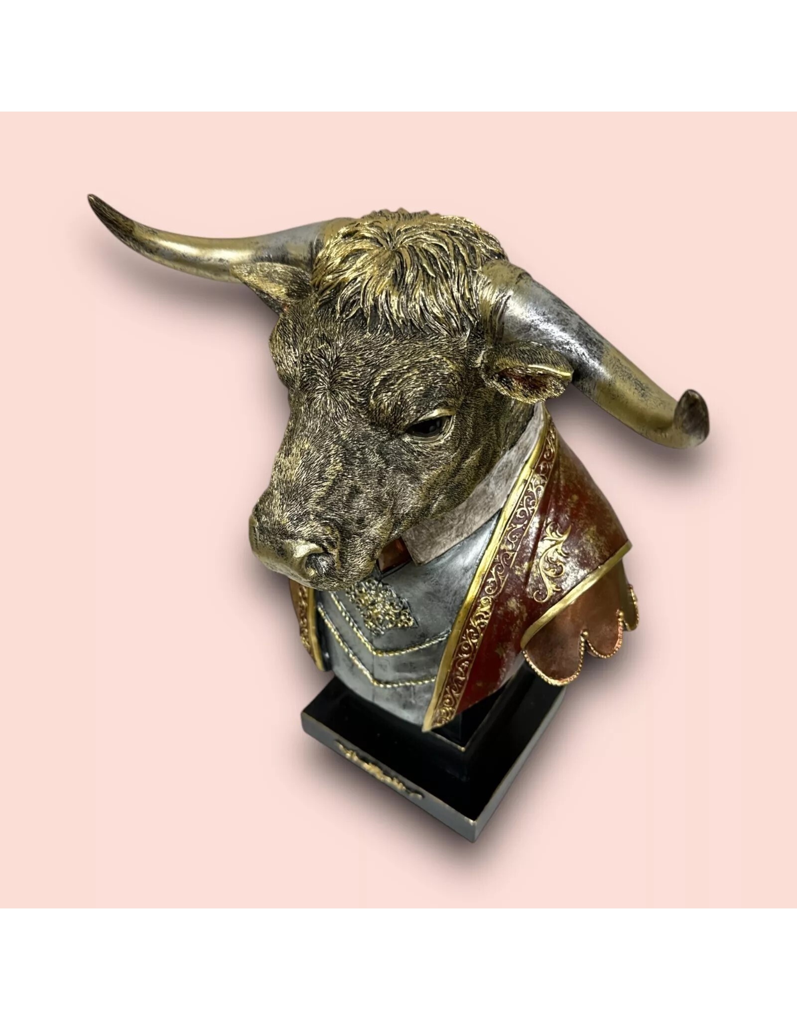 JB Giftware & Lifestyle - Bull dressed as a Gentleman Bust 34.8cm