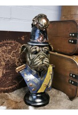 JB Giftware & Lifestyle - Bulldog gekleed als Bobby Buste 33,6cm