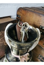 C&E Giftware Beelden Collectables - Decoratief Beeld Konijn met Hoge Hoed en Plooikraag