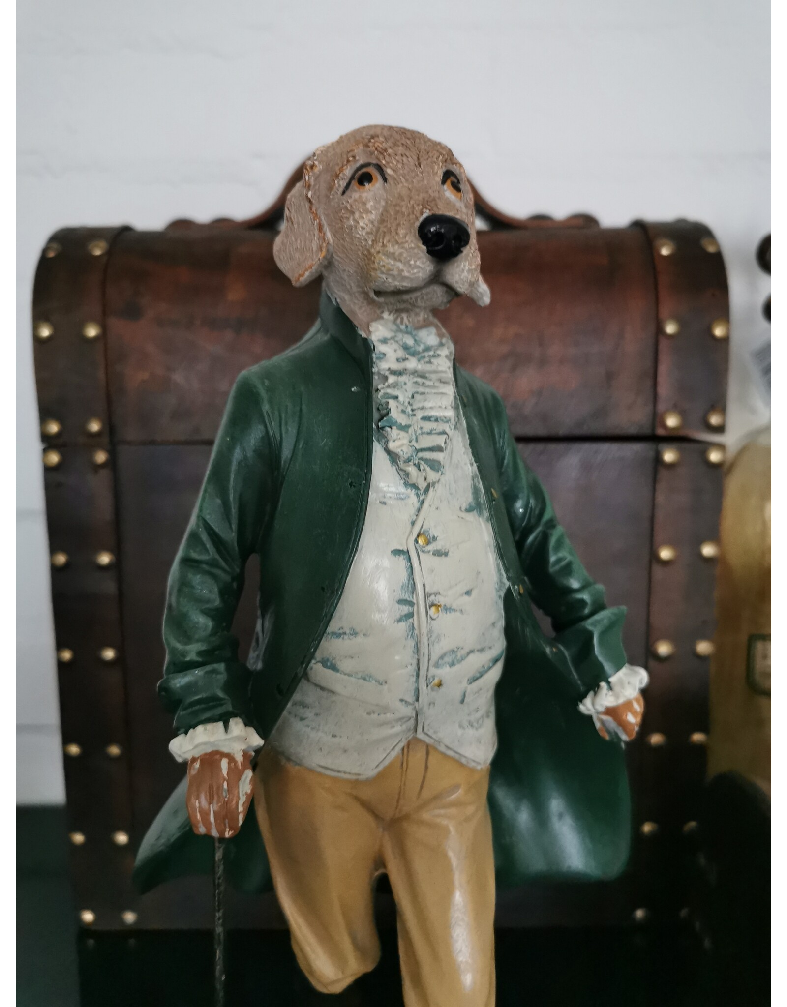 DS Giftware Beelden Collectables - Labrador Gekleed als Gentleman beeldje 32cm