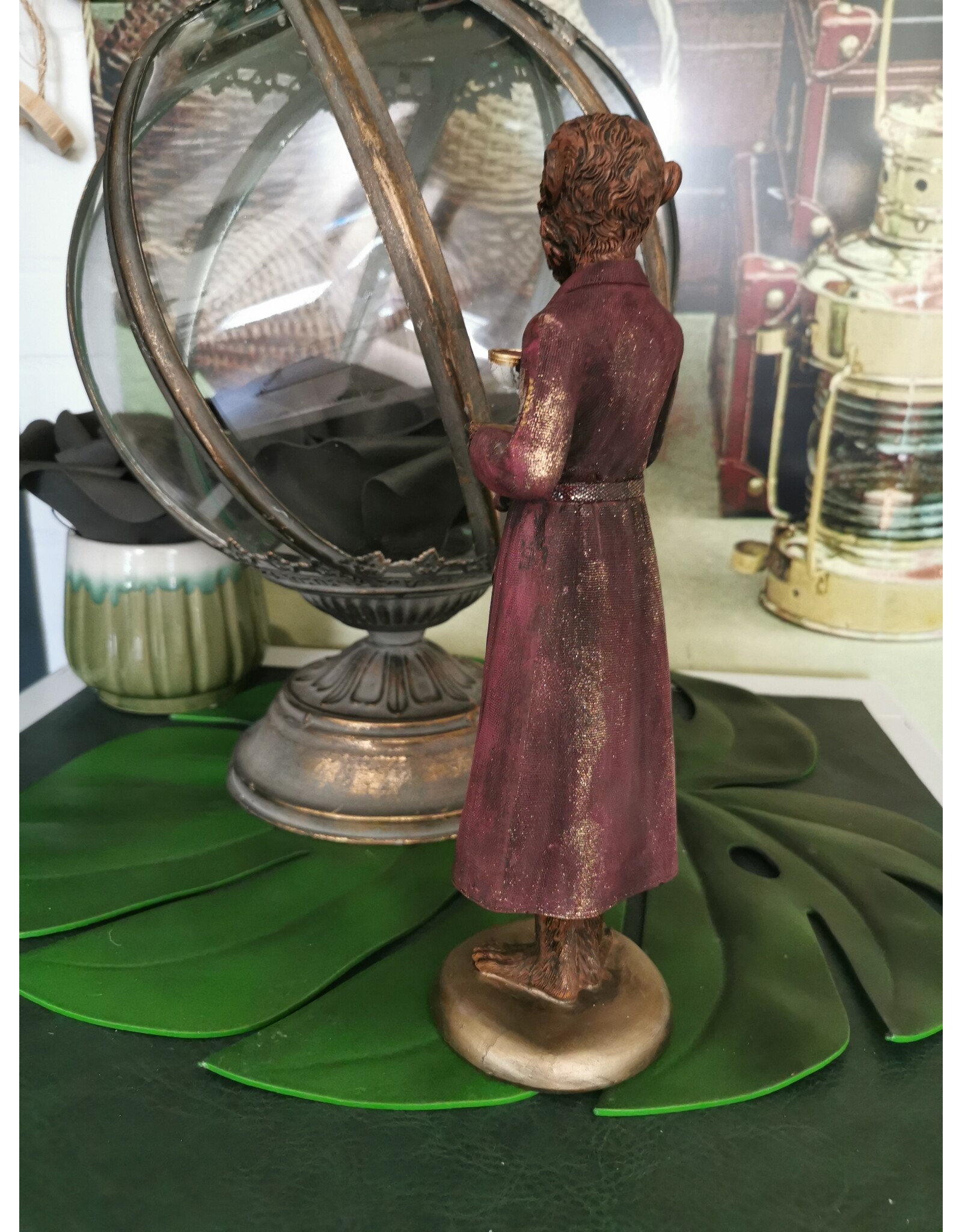 DS Giftware & Lifestyle - Aap in Kamerjas met Kop en Schotel beeldje