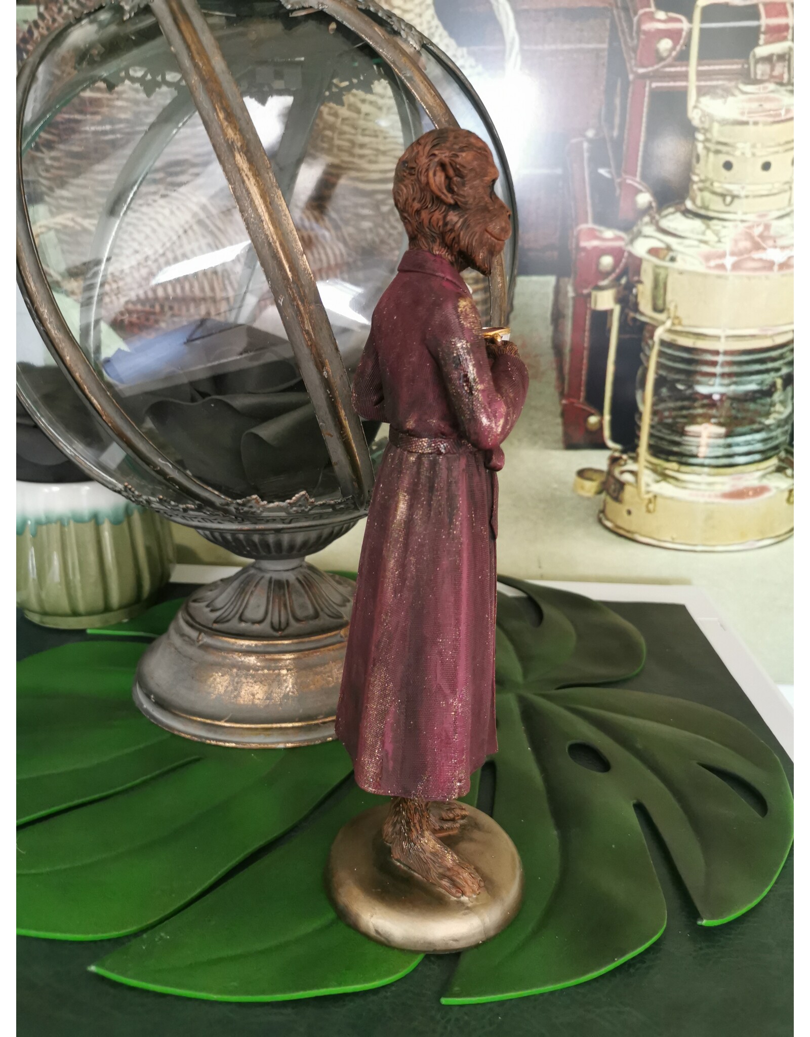 DS Giftware & Lifestyle - Aap in Kamerjas met Kop en Schotel beeldje