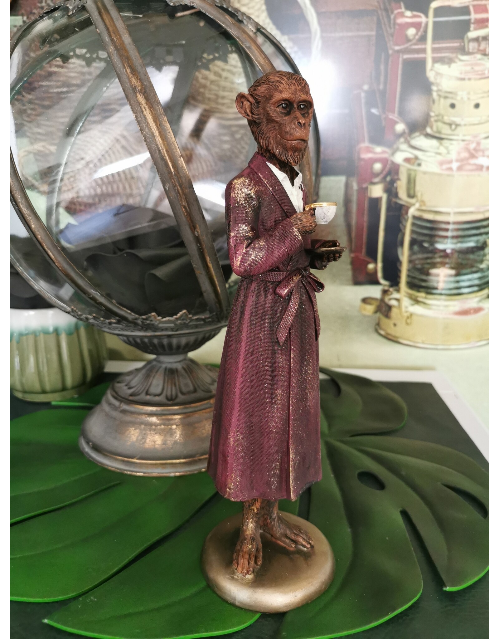 DS Giftware & Lifestyle - Aap in Kamerjas met Kop en Schotel beeldje