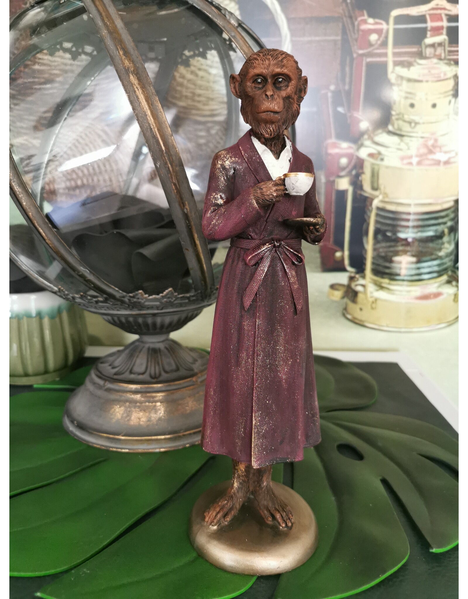 DS Giftware & Lifestyle - Aap in Kamerjas met Kop en Schotel beeldje