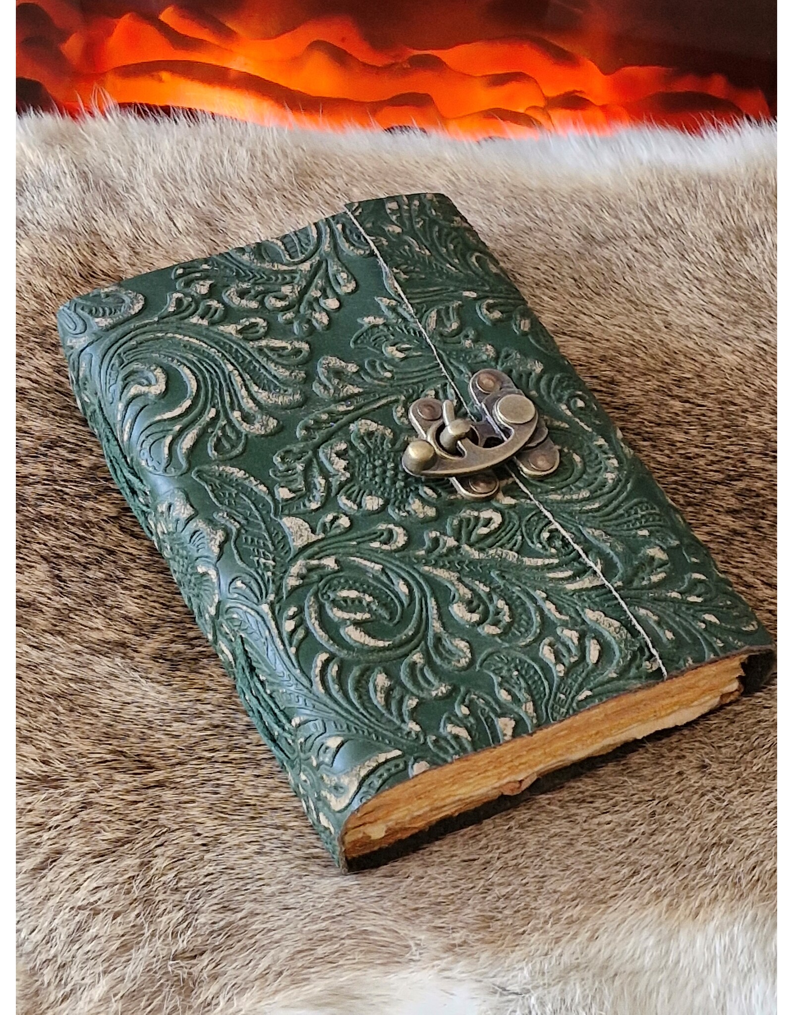 MITHD Miscellaneous - Leren Vintage Dagboek Bloemen reliëf met Haakje Groen