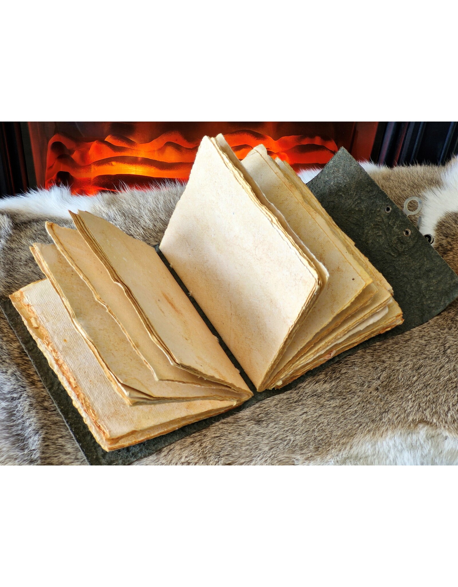 MITHD Miscellaneous - Leren Vintage Dagboek Bloemen reliëf met Haakje Groen