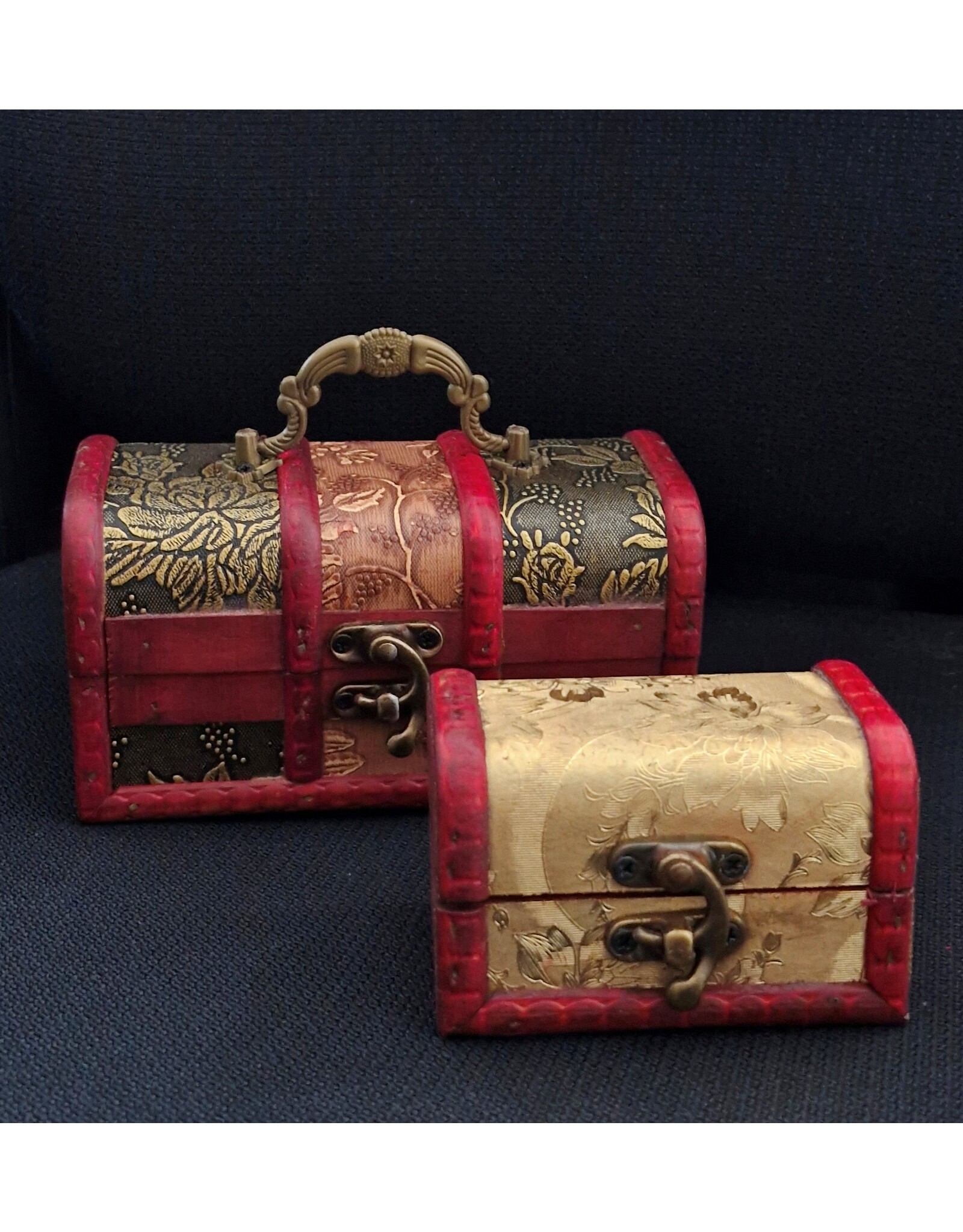 AWG Miscellaneous - Houten Koloniale Kistjes Antiek reliëf set van 2