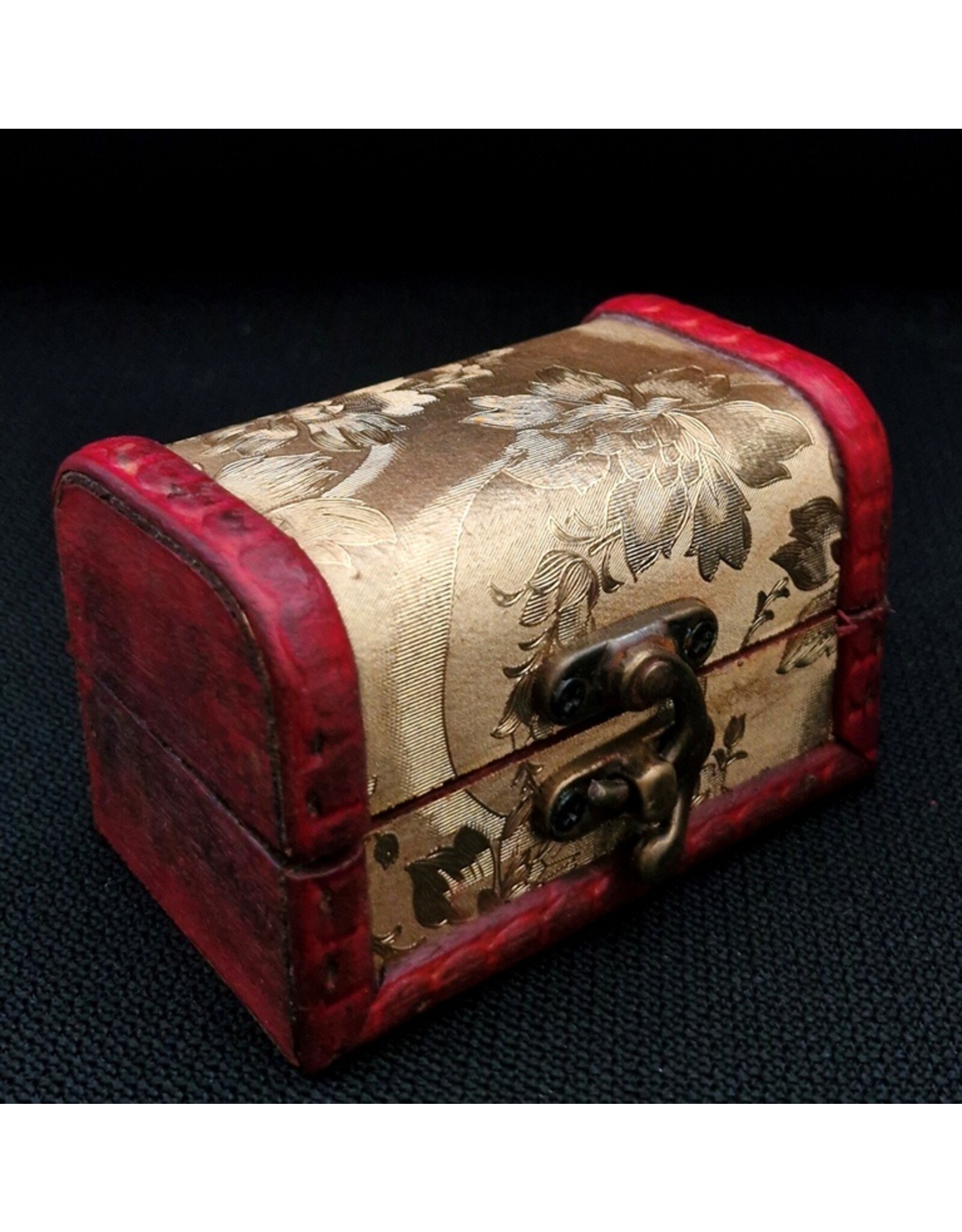 AWG Miscellaneous - Wooden Colonial Boxes Antique Embossing set of 2