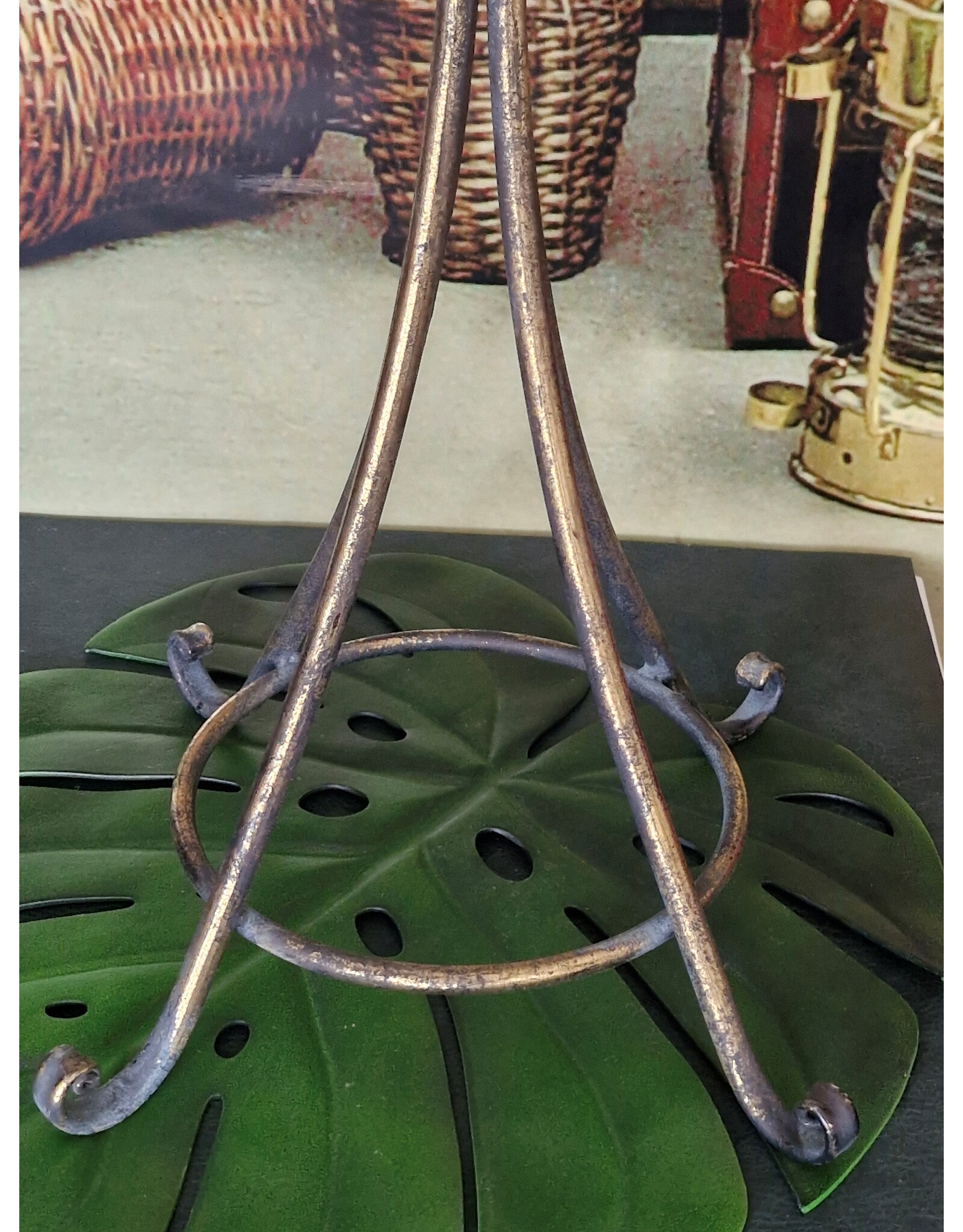 JB Miscellaneous - Hoge Lantaarn op Poten Glazen Bol met Vogeltje