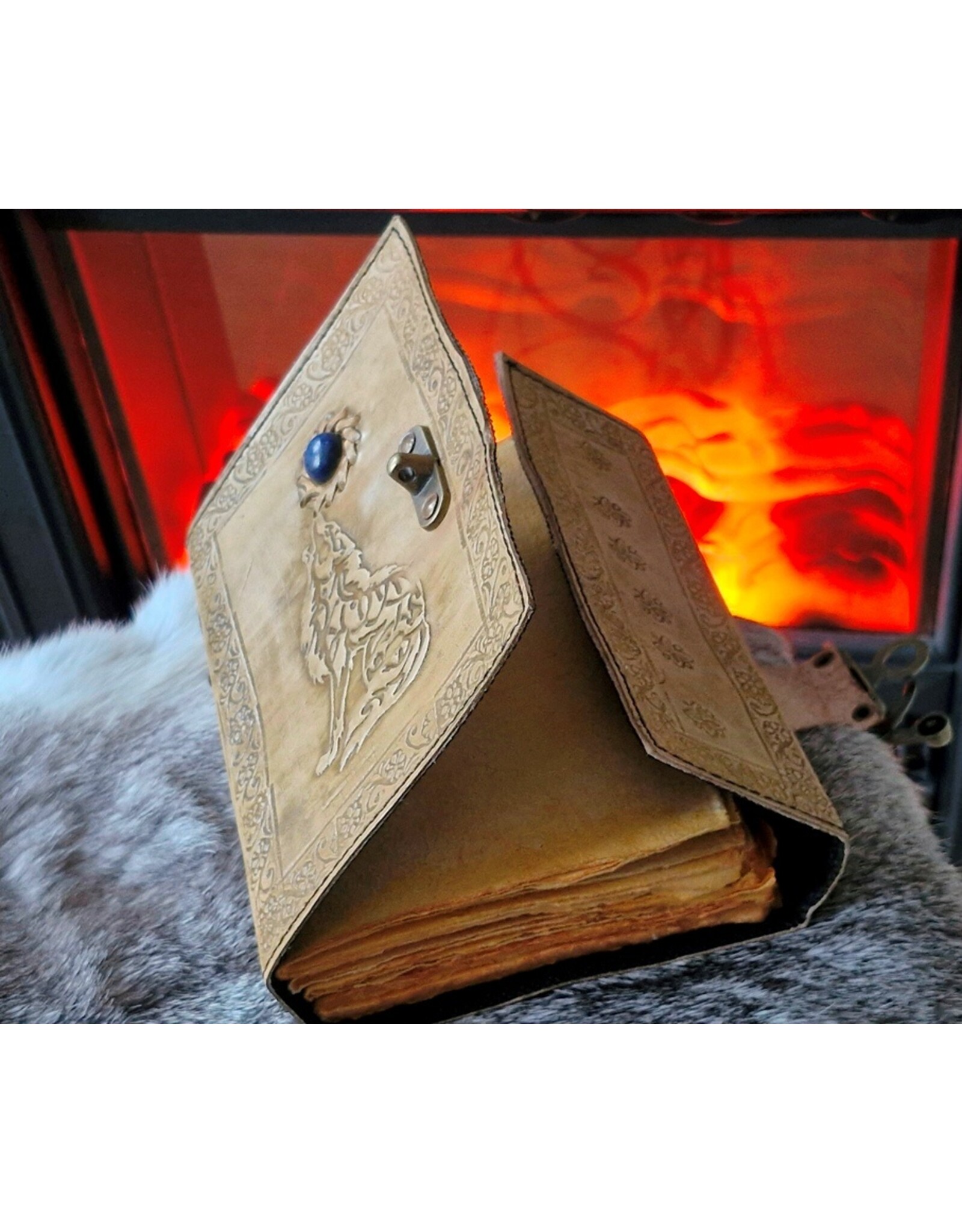 JM Handicrafts Miscellaneous - Keltische Wolf Leren Dagboek  met slot