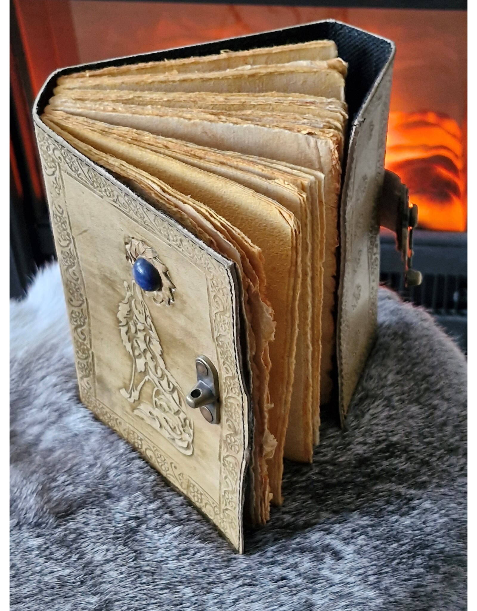 JM Handicrafts Miscellaneous - Keltische Wolf Leren Dagboek  met slot