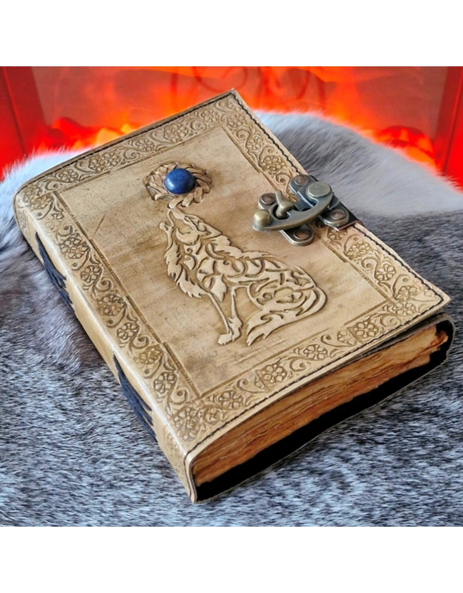 JM Handicrafts Miscellaneous - Keltische Wolf Leren Dagboek  met slot