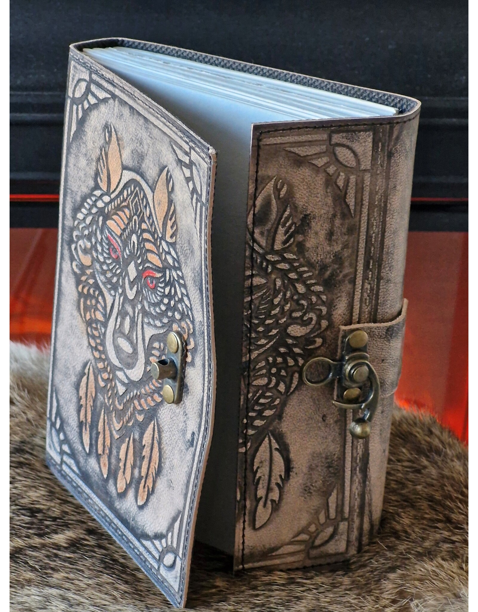 RK Handicrafts Miscellaneous - Leren Dagboek  Wolf Dromenvanger