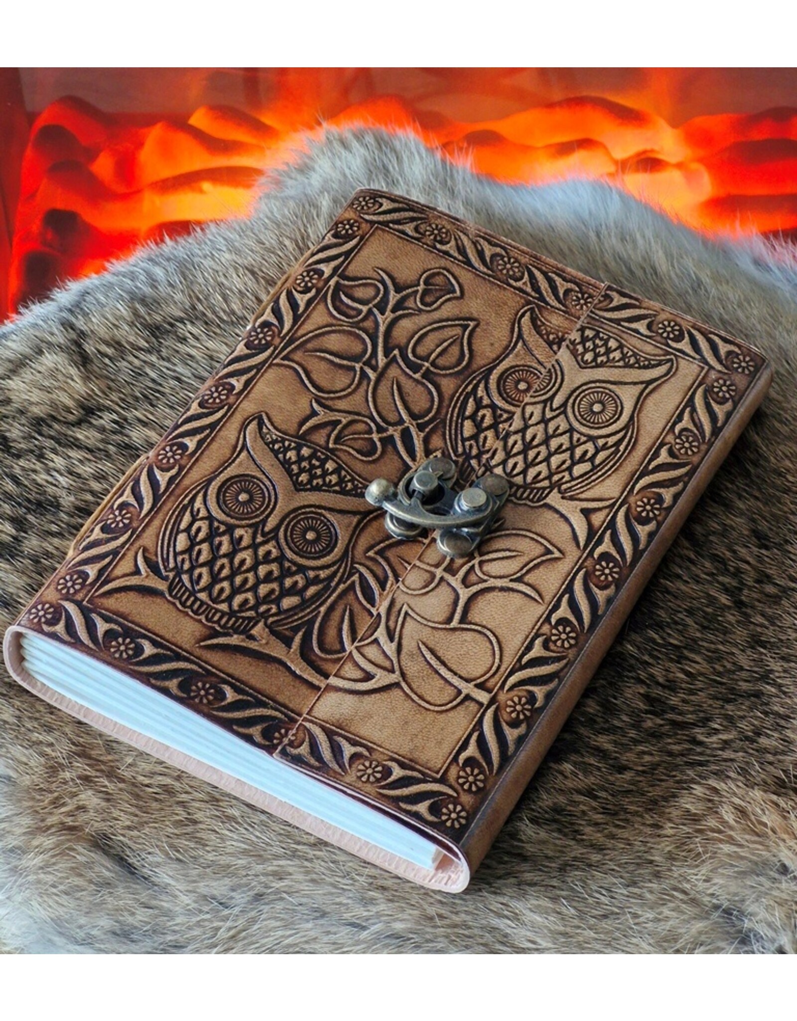 RK Handicrafts Miscellaneous - Leren Dagboek met Twee Reliëf Uilen