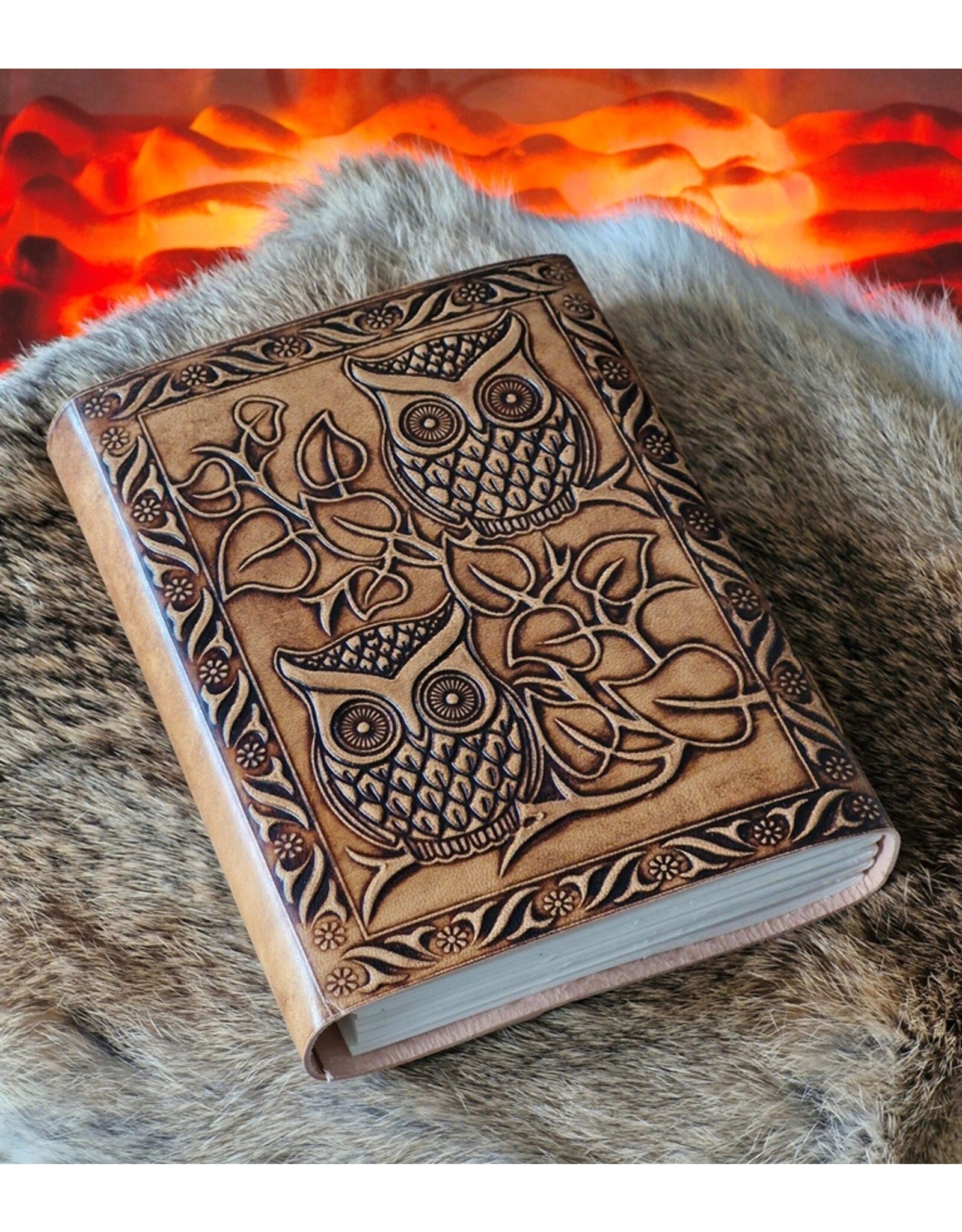 RK Handicrafts Miscellaneous - Leren Dagboek met Twee Reliëf Uilen