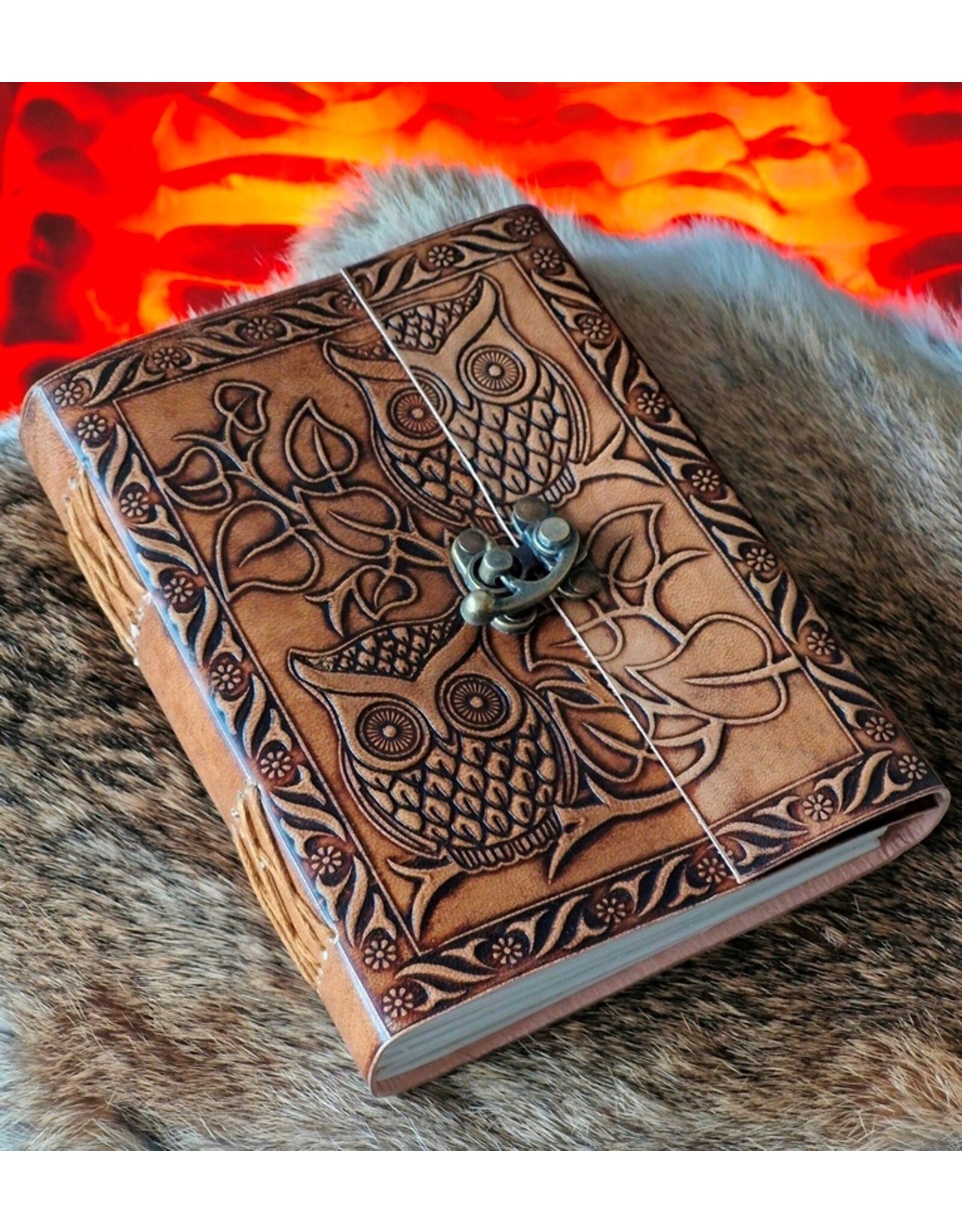 RK Handicrafts Miscellaneous - Leren Dagboek met Twee Reliëf Uilen