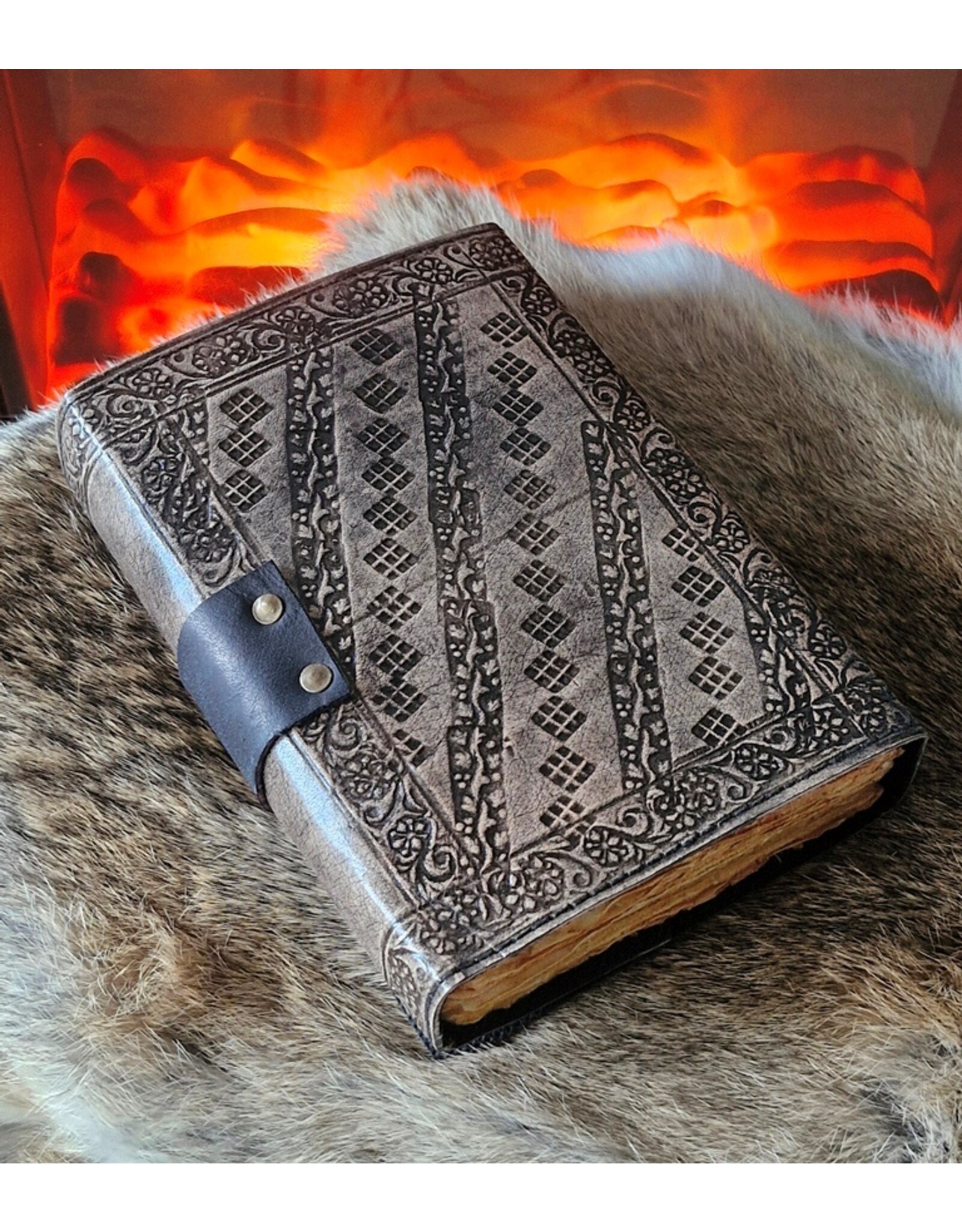 MITHD Miscellaneous - Dragons Leather Journal with Lock Amethyst