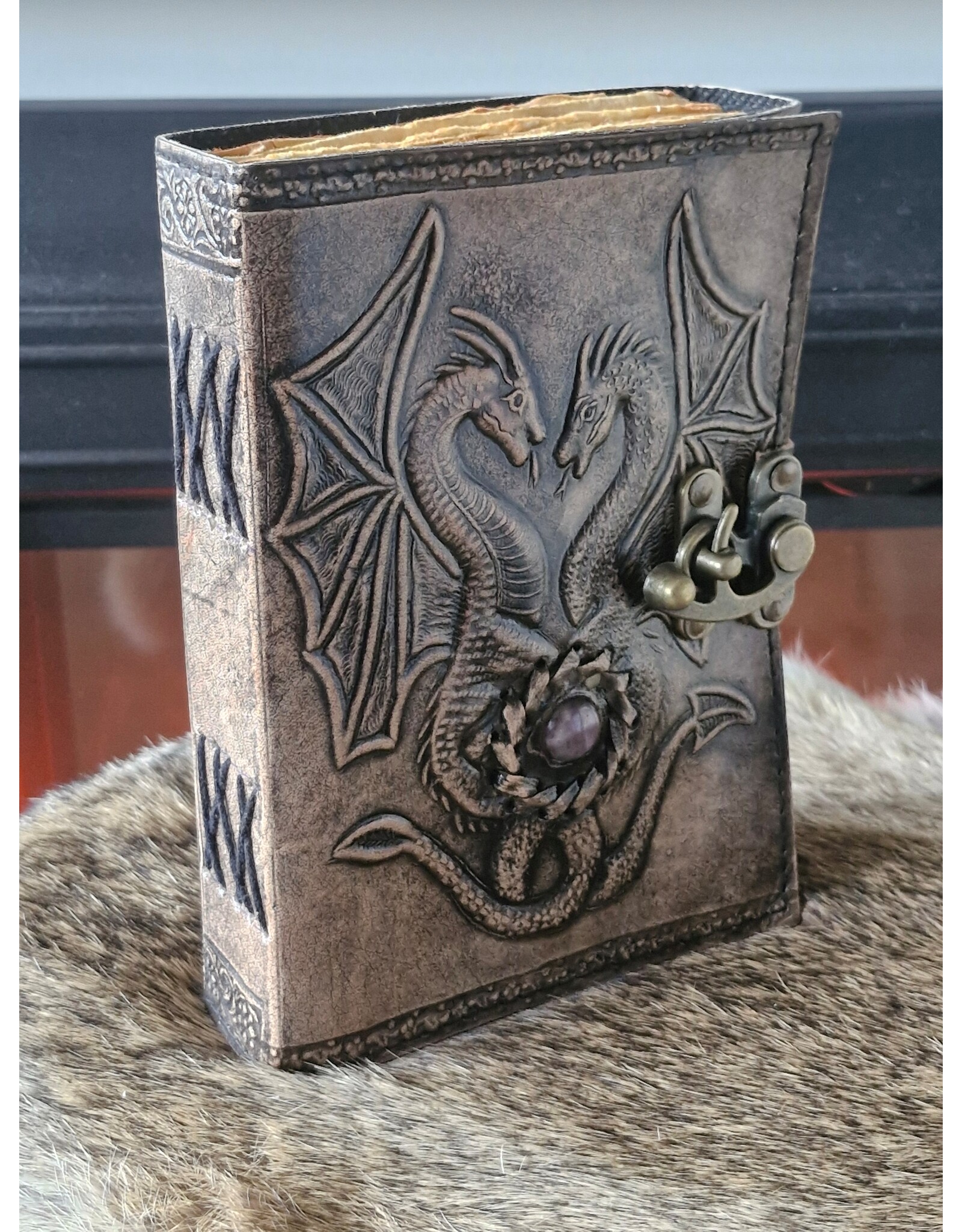 MITHD Miscellaneous - Dragons Leather Journal with Lock Amethyst