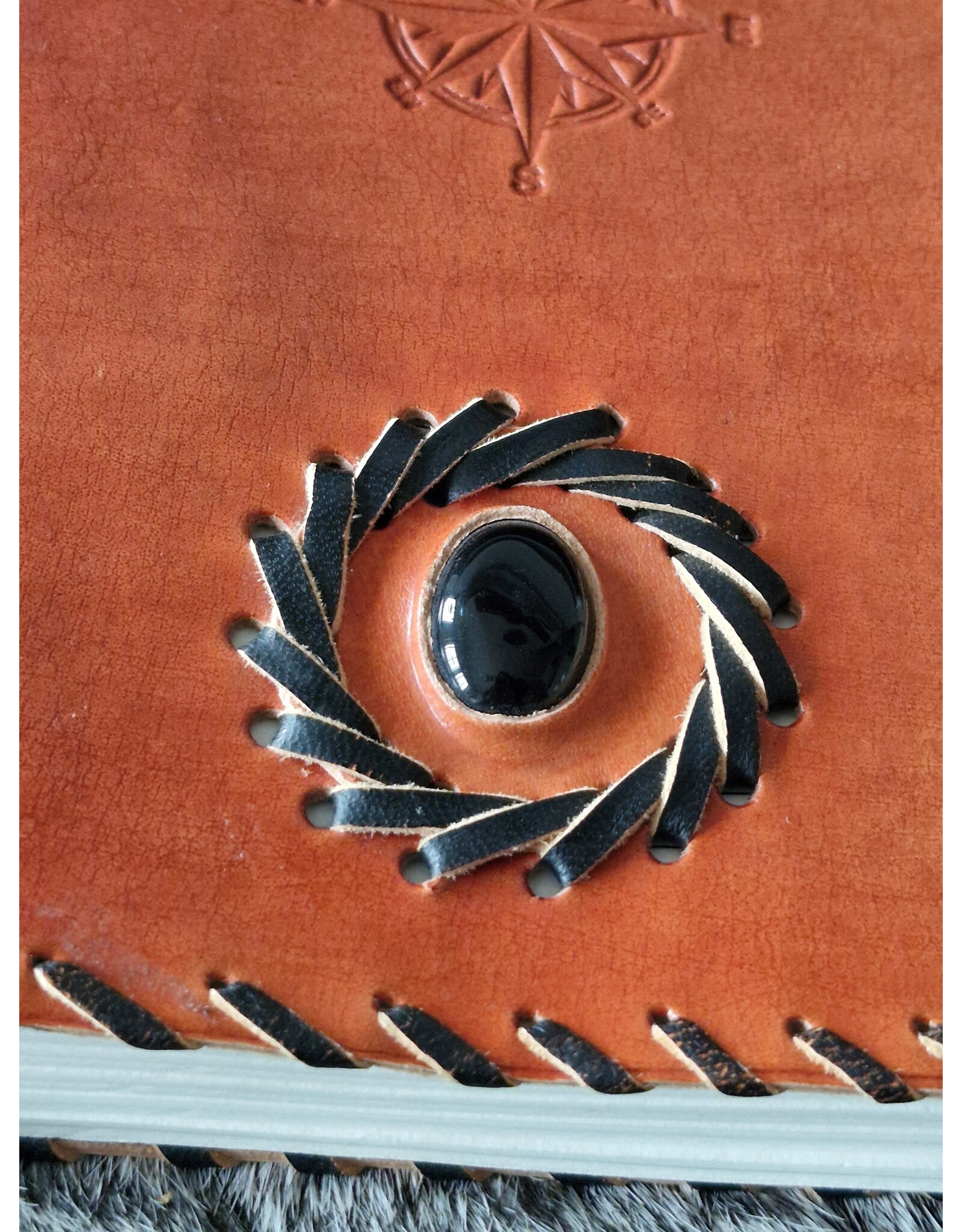 AWG Miscellaneous - Leren  Notitieboekje met Zwart Onyx & Kompas 17cm x 12 cm