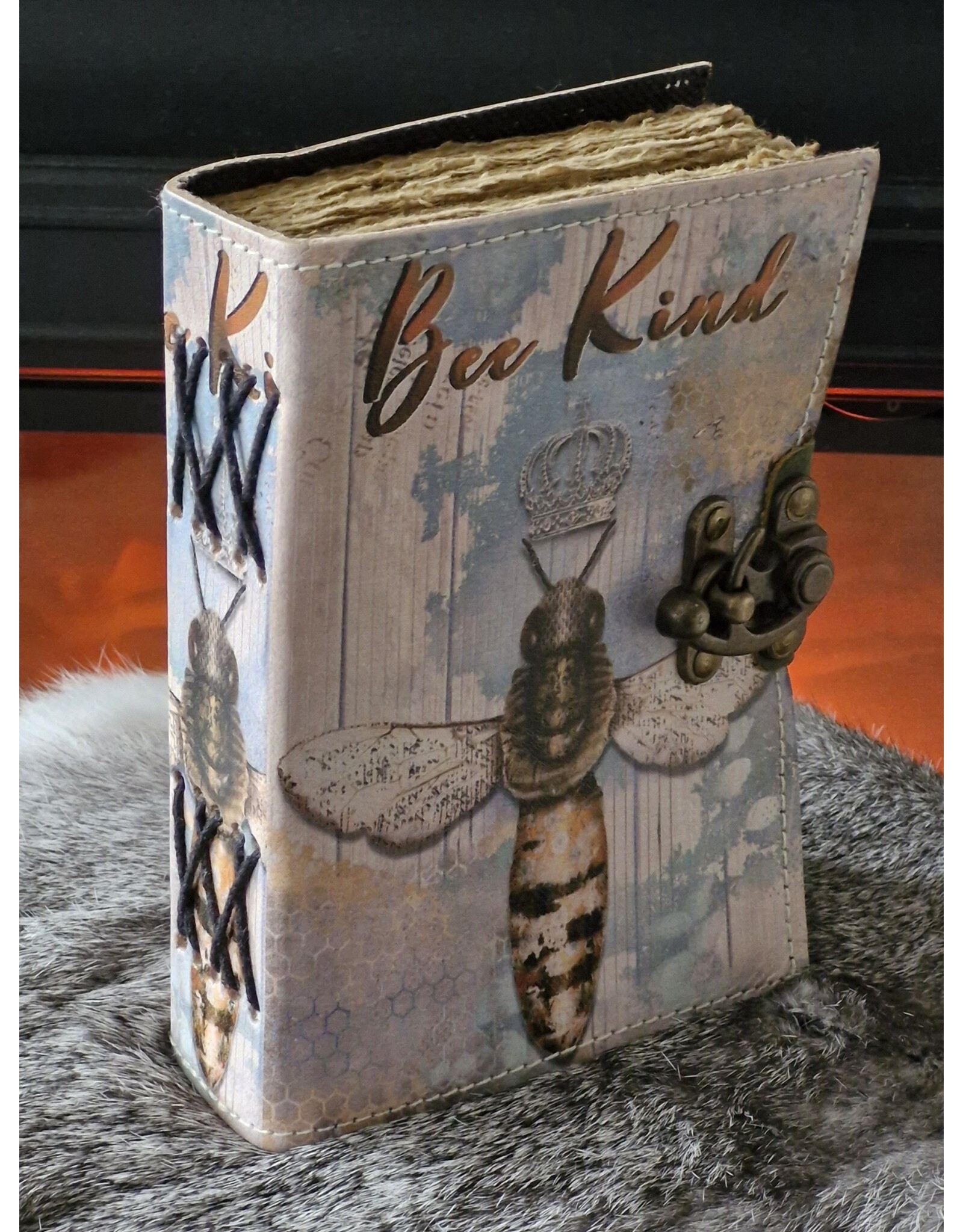 AWG Miscellaneous - Leather  Deckle-edge Notebook 'Bee Kind' 18x13cm