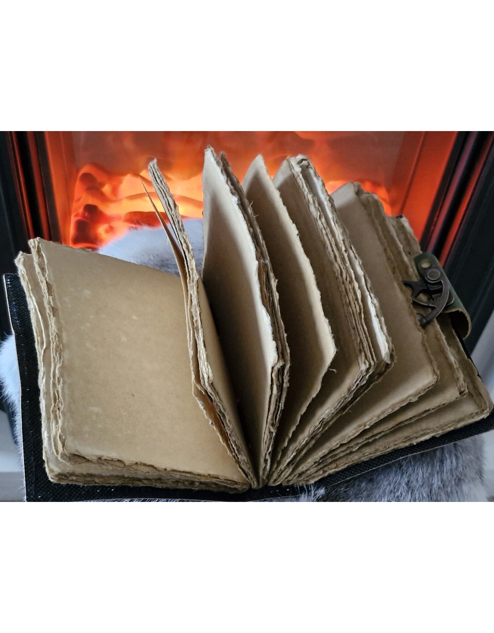 AWG Miscellaneous - Leather  Deckle-edge Notebook 'Bee Kind' 18x13cm