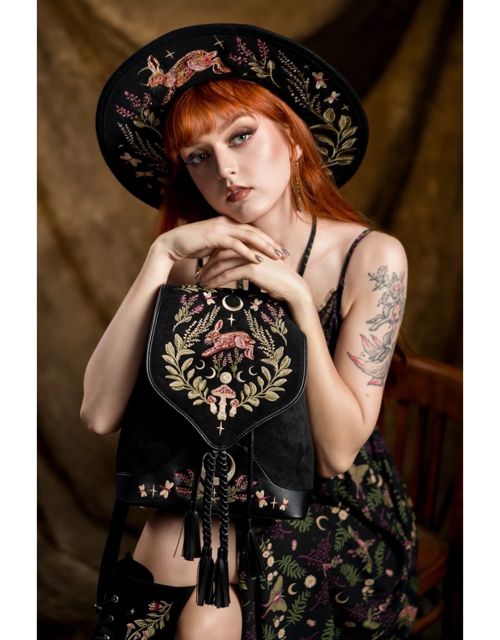 Restyle Fantasy tassen en portemonnees - Hare Moon Rugzak met Magisch Borduurwerk