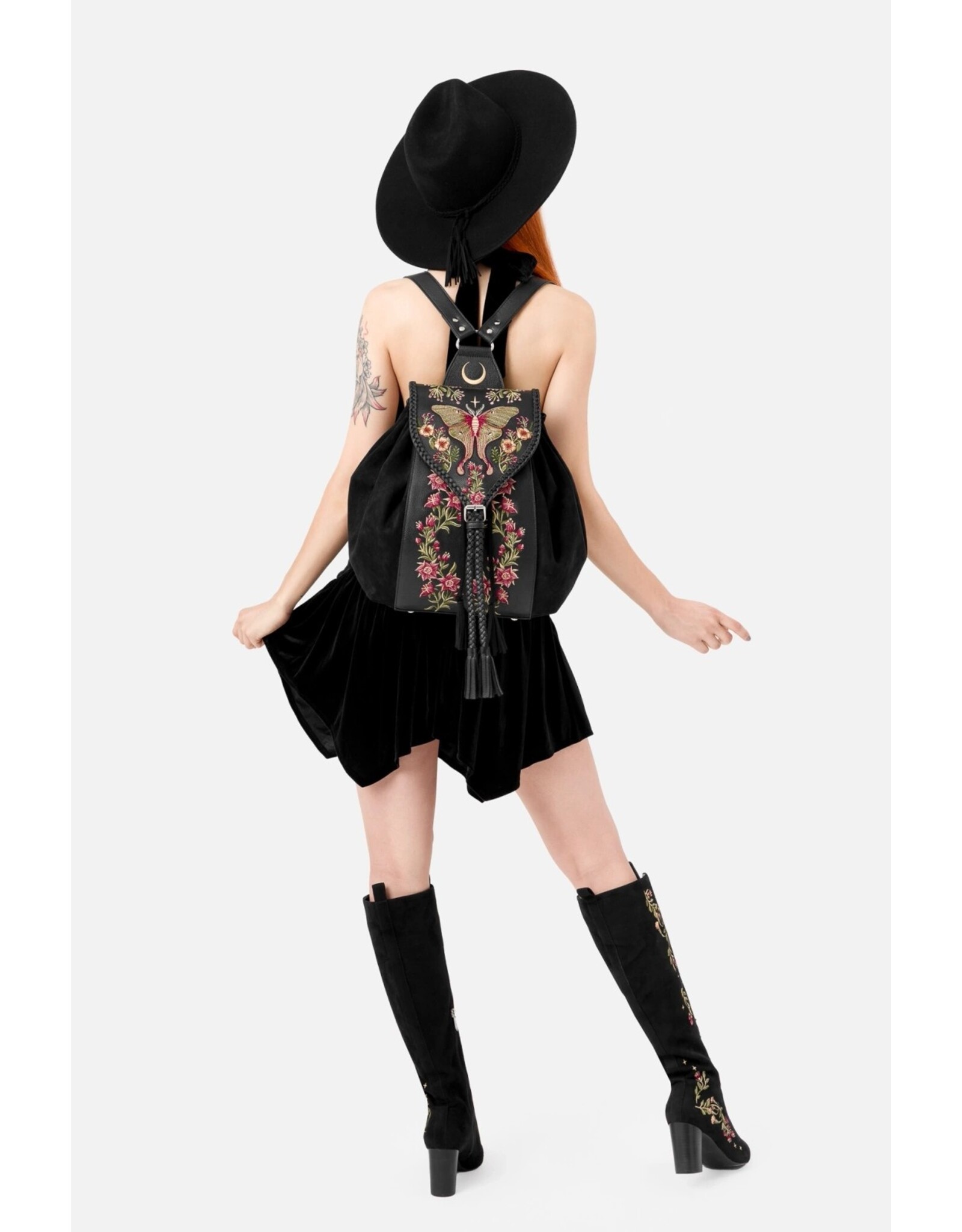 Restyle Fantasy tassen en portemonnees - Wilderwood Rugzak met Nachtvlinder en Wilde Bloemen