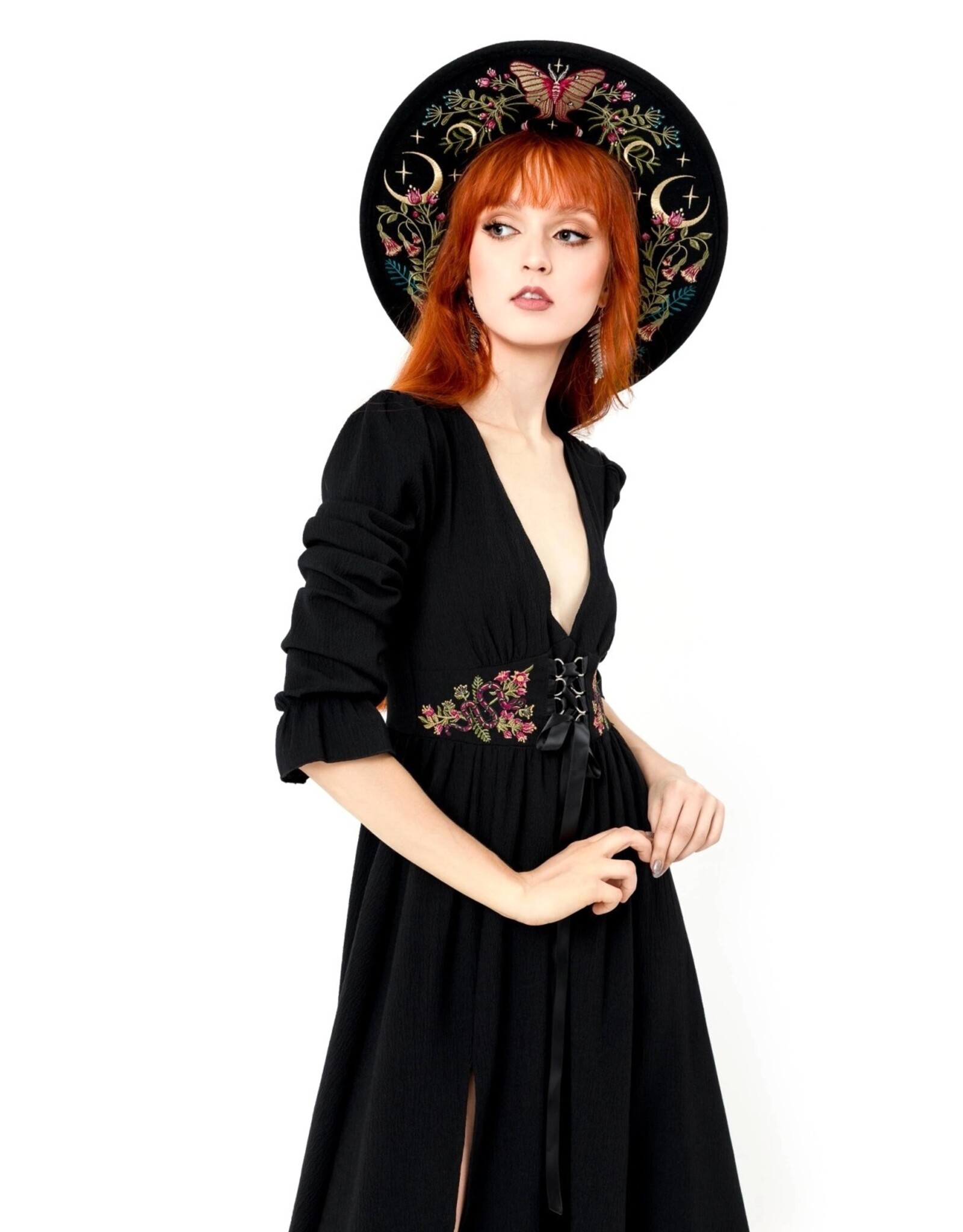 Restyle Gothic en Steampunk accessoires - Wilderwood Hoed met Magisch Borduurwerk