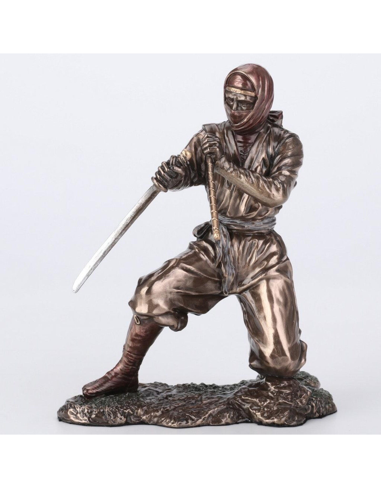 Veronese Design Giftware & Lifestyle -   Ninja met Zwaard en Schede in Vechthouding