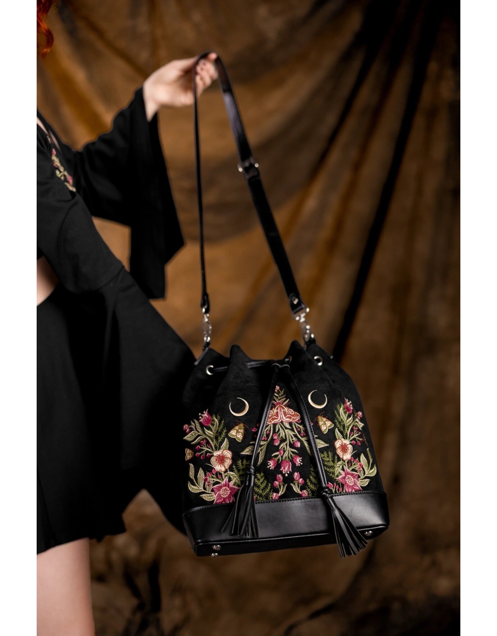 Restyle Gothic tassen Steampunk tassen - Wildflower Bucket Handtas met  Boorduurwerk