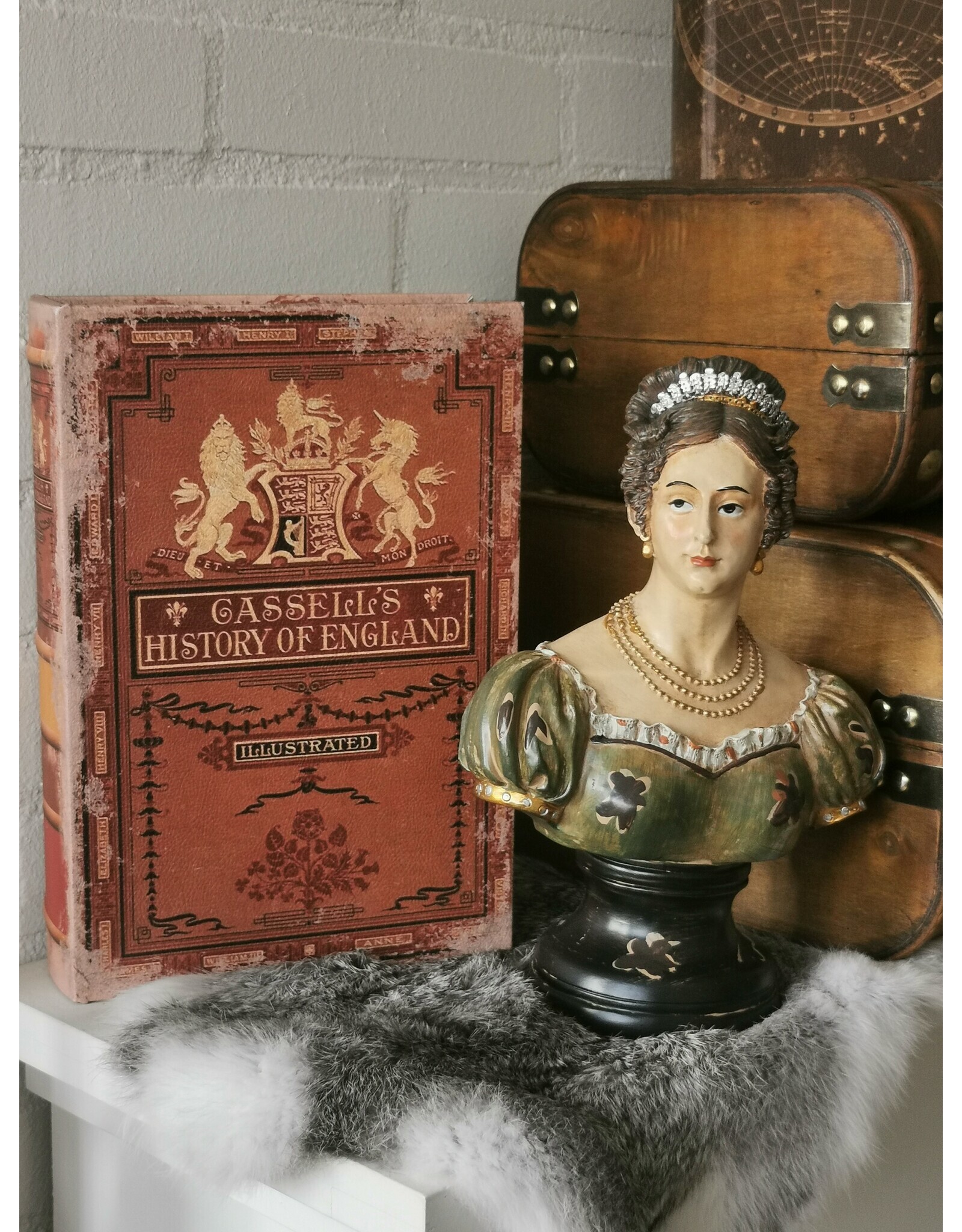 DS Miscellaneous - History of England Book Box 23cm