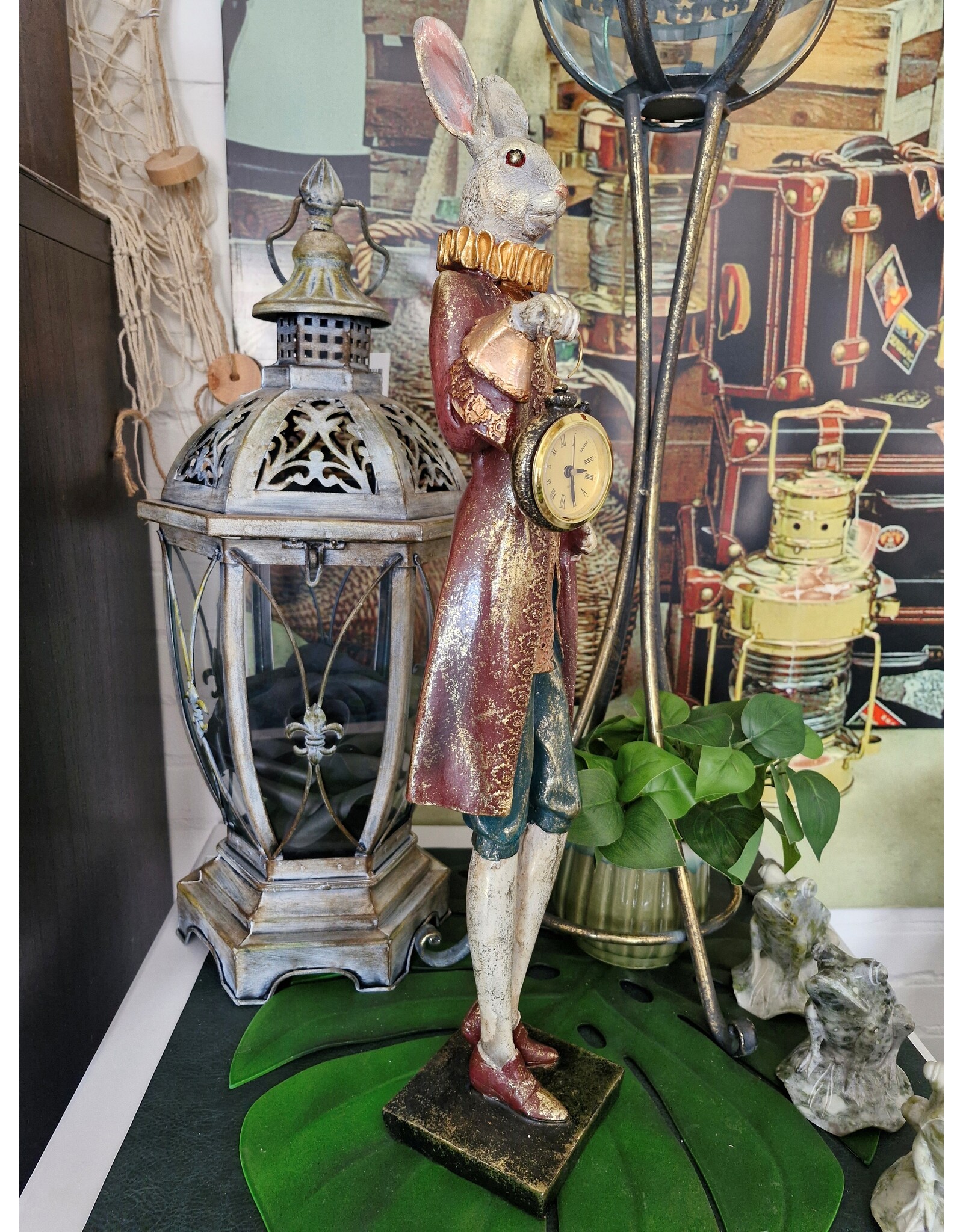 GG Giftware & Lifestyle - Haas in Victoriaanse Kleding met Echte Klok  56cm