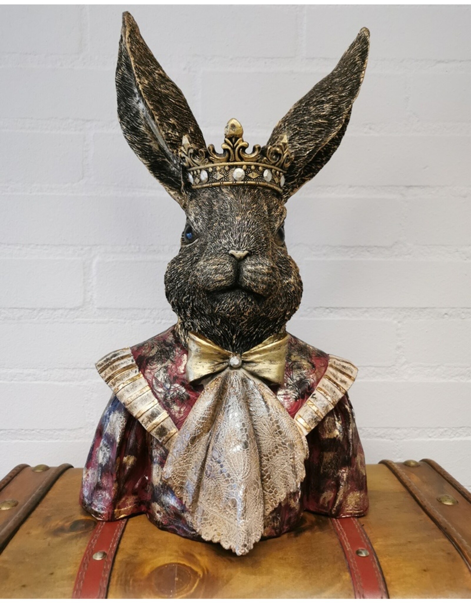 JB Giftware Beelden Collectables - Haas Gekleed als Koning Buste 39cm