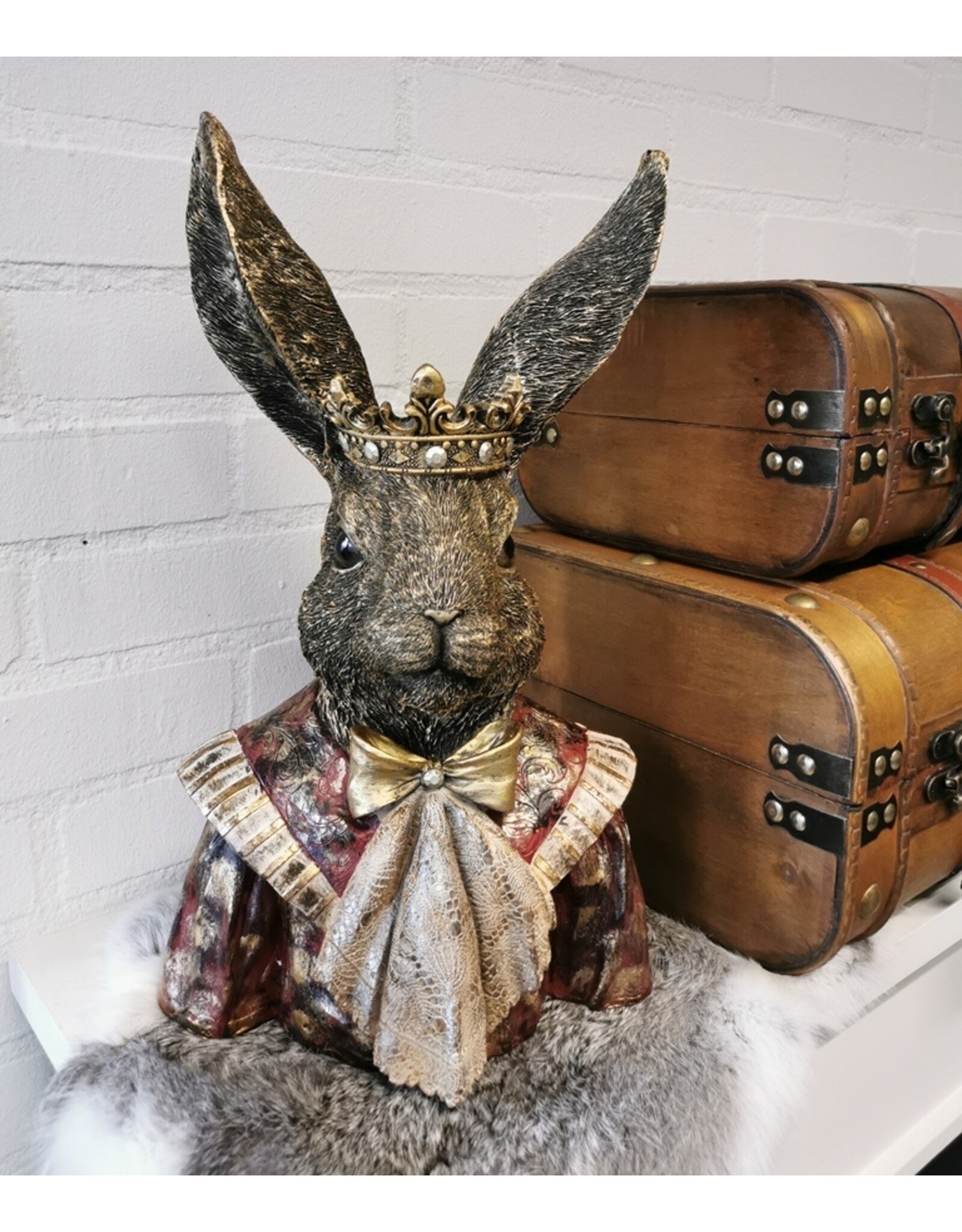 JB Giftware Beelden Collectables - Haas Gekleed als Koning Buste 39cm