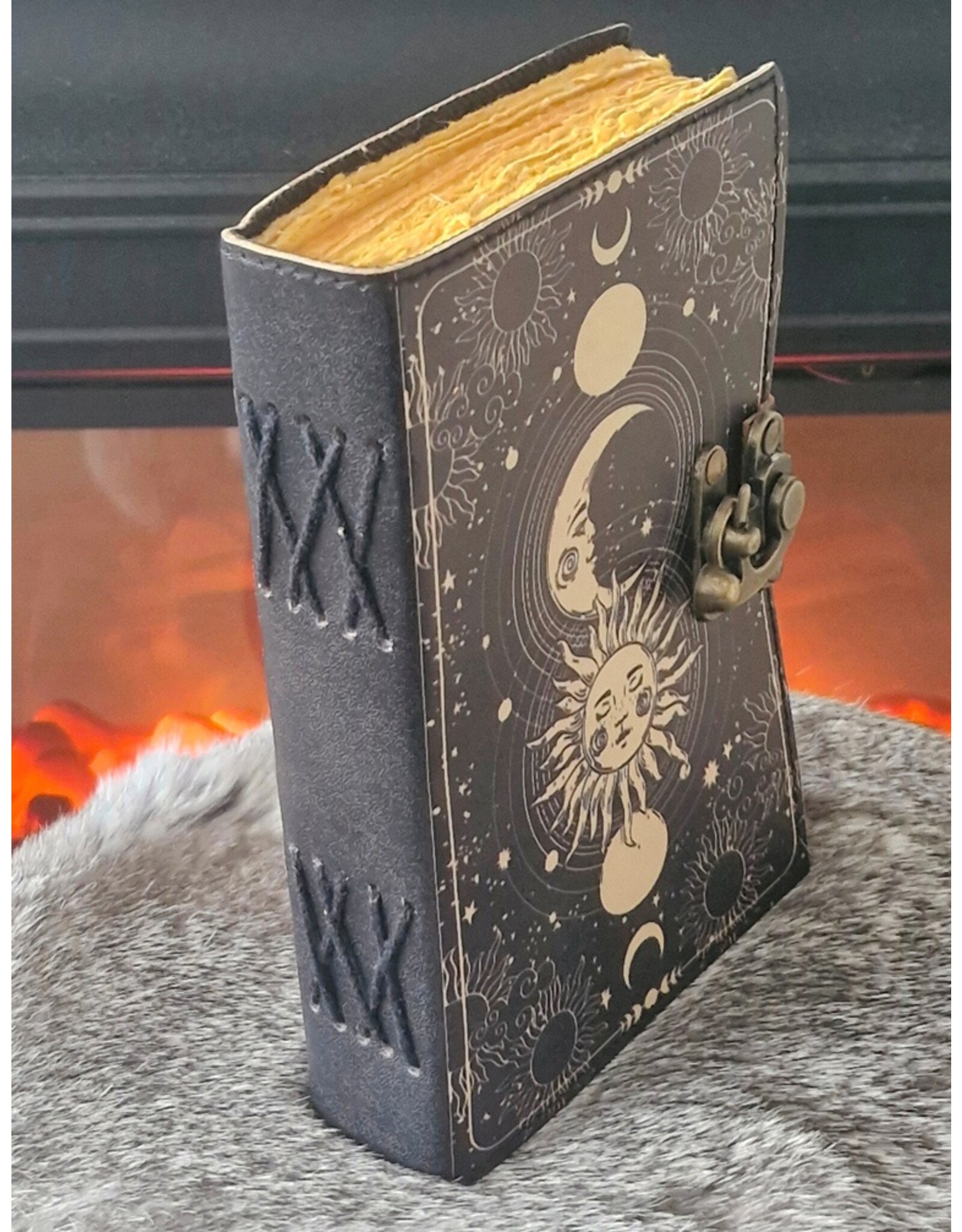 JM Handicrafts Miscellaneous - Celestial Zon & Maan Leren Vintage Notitieboek