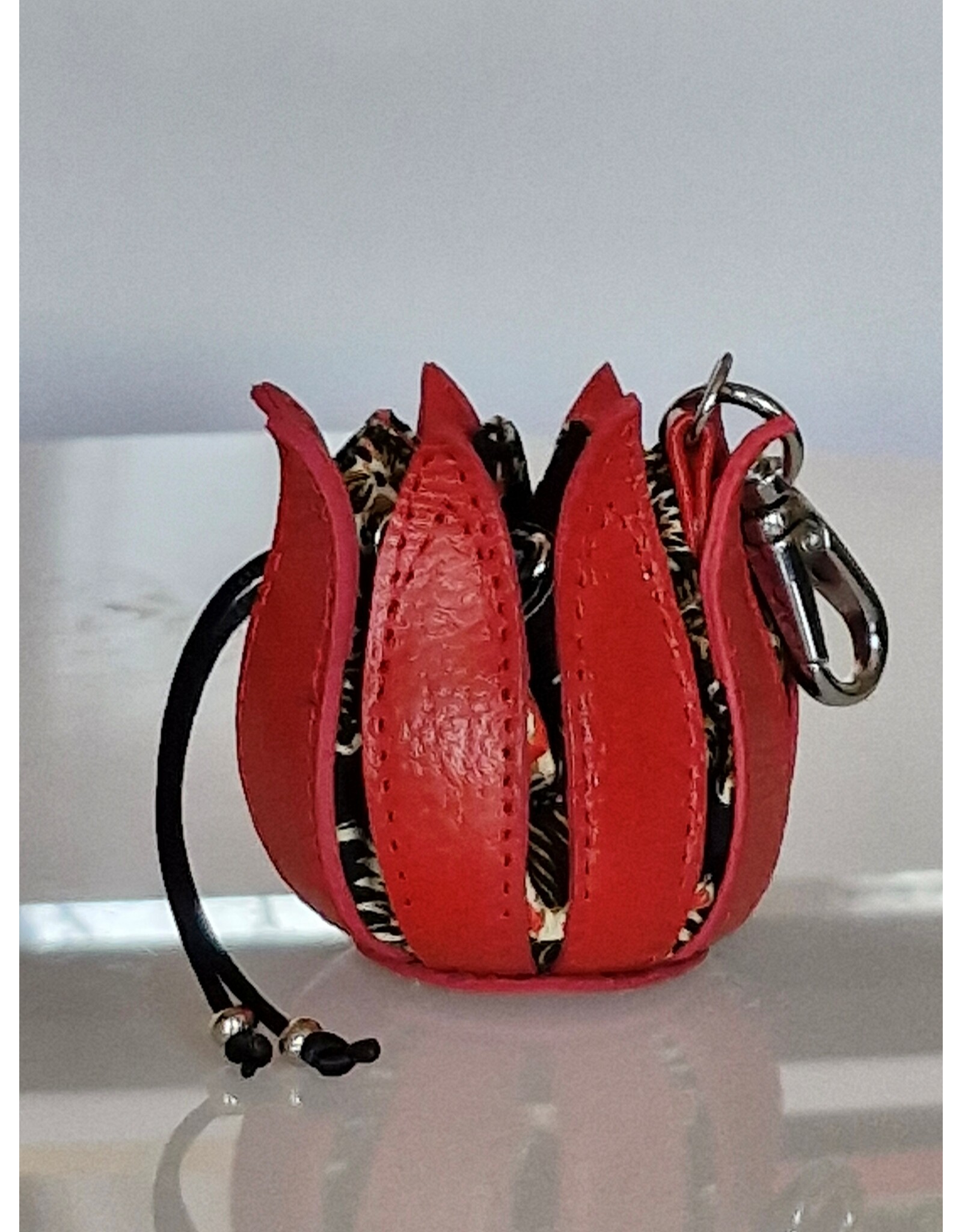 by-Lin Dutch Design Leren Portemonnees - by-Lin My Little Tulip Lederen sleutelhanger "Hot China"