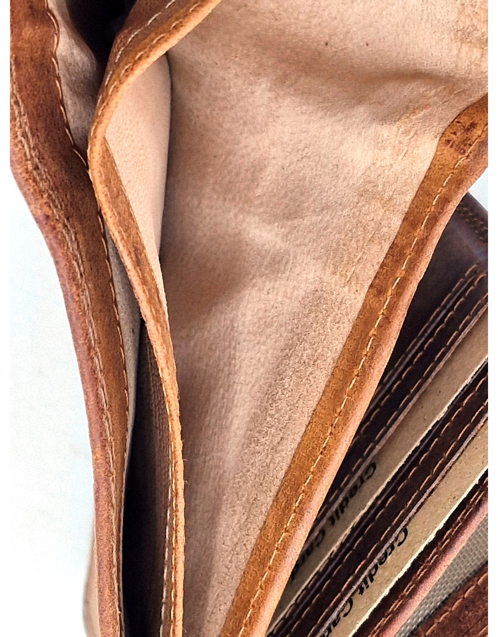 LW Leather Wallets - Leather Wallet with Wolf's Head