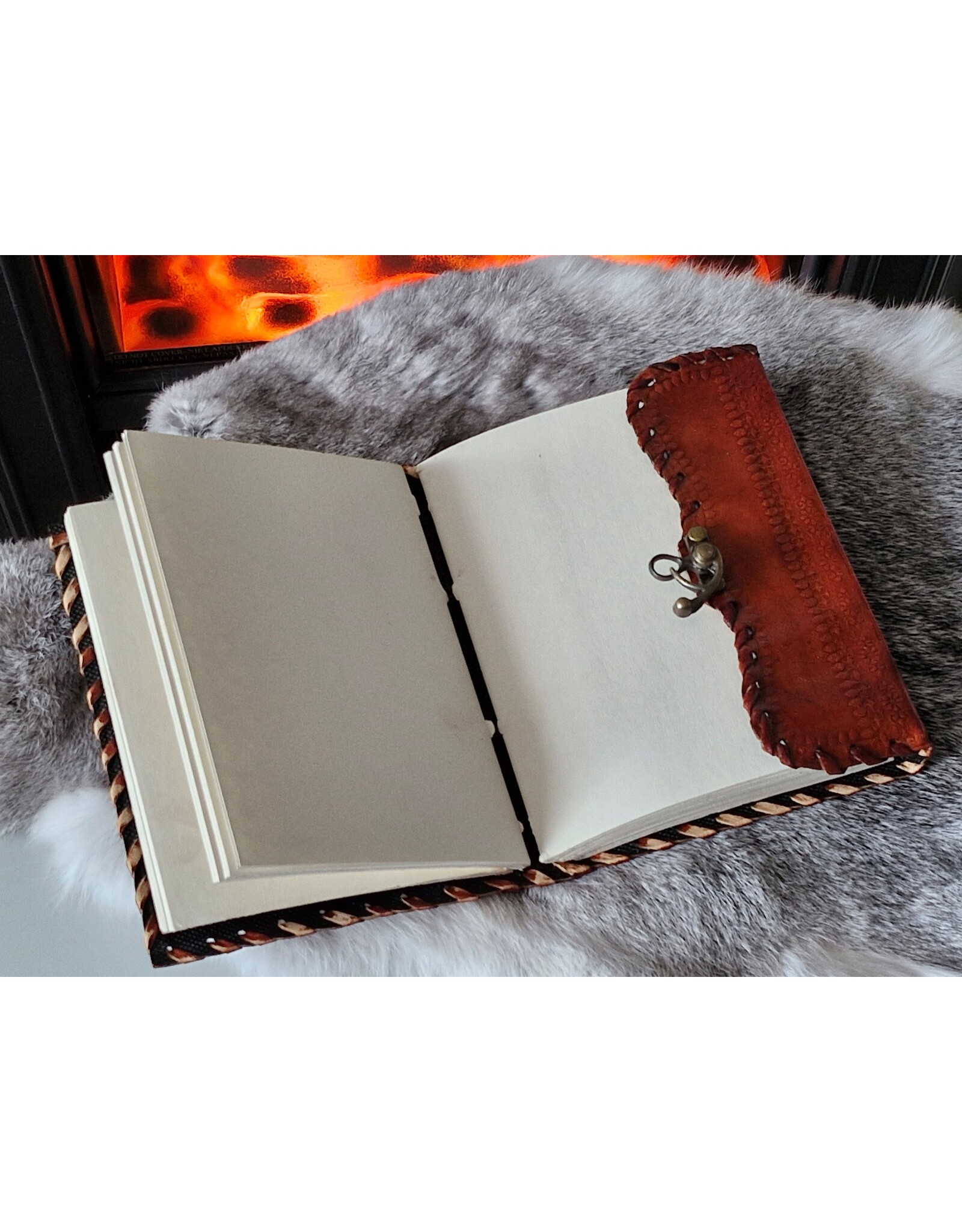 BB Miscellaneous - Vintage Leren Dagboek  met Haaksluiting