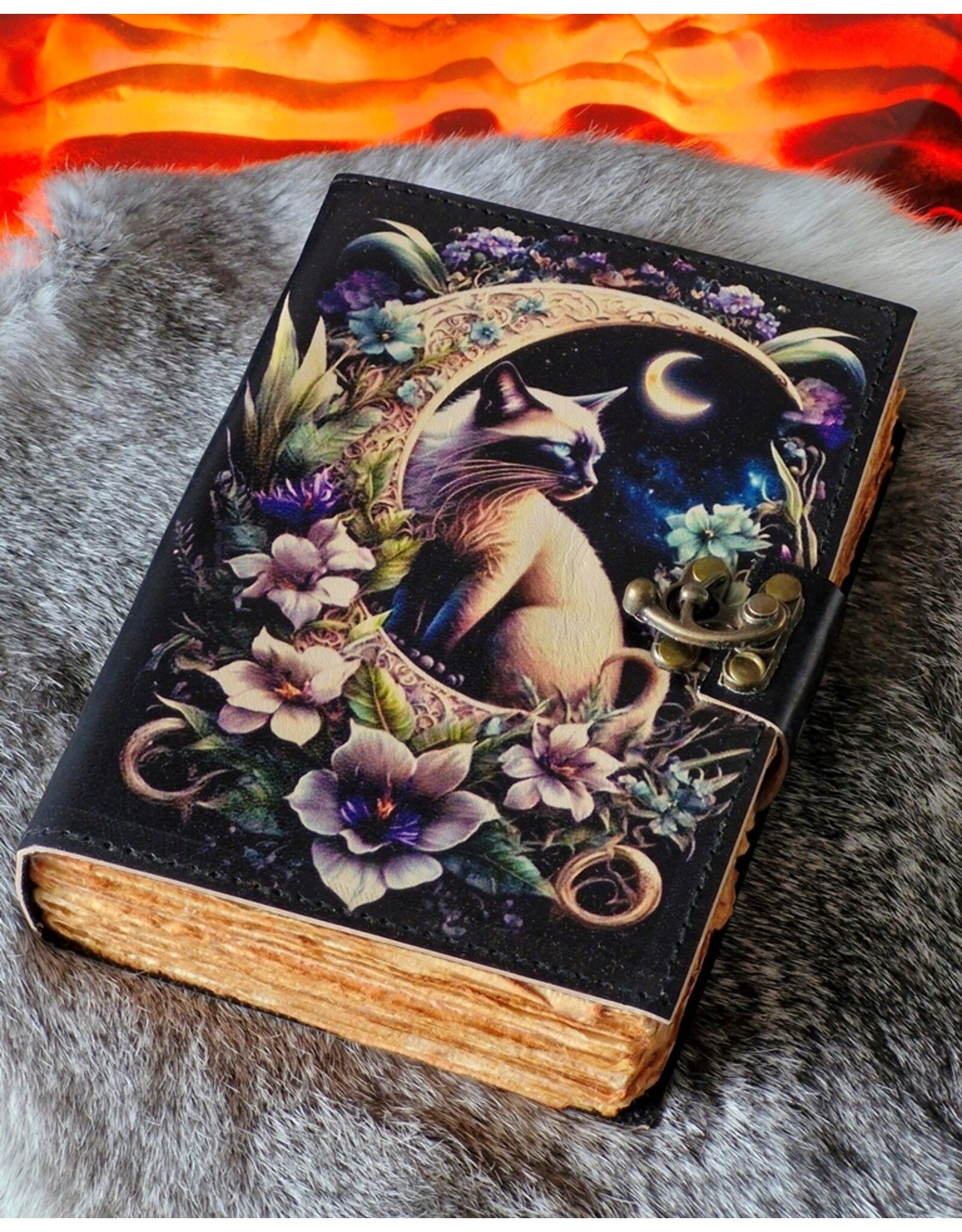 BB Miscellaneous -  Kat op de halvemaan Leren Dagboek 18x13cm