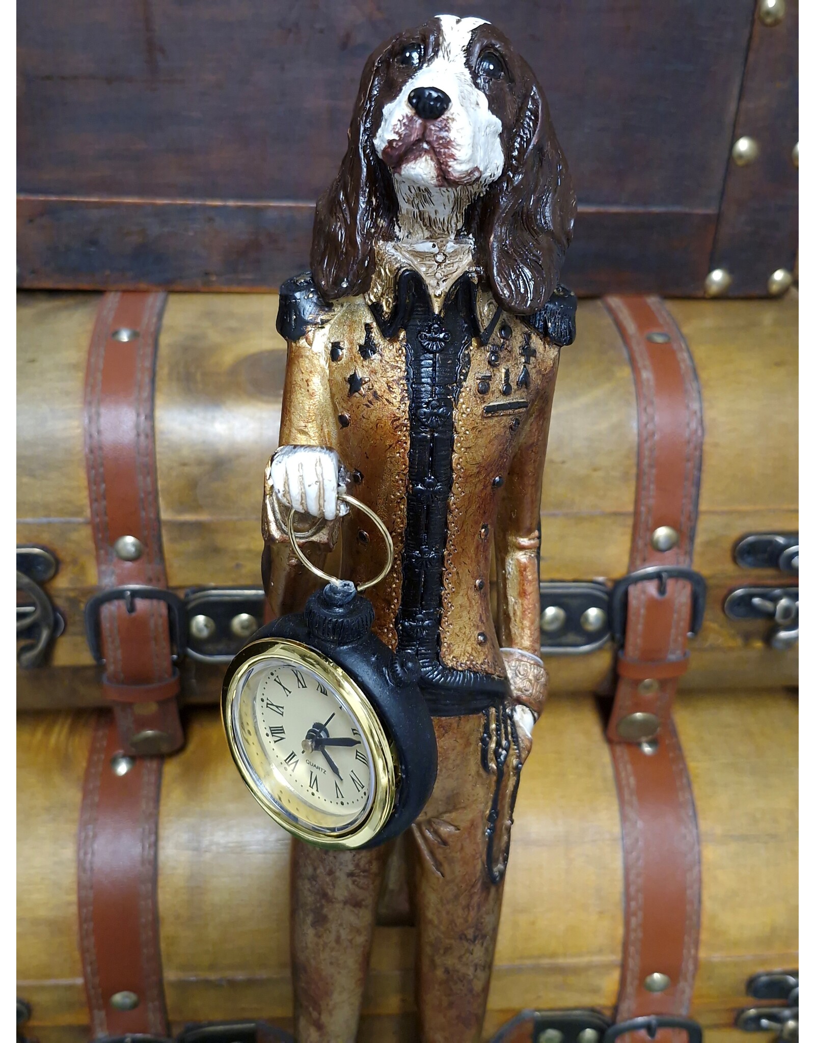 Trukado Giftware Beelden Collectables - Spaniël Hond Officier met echte klok - beeld 50cm