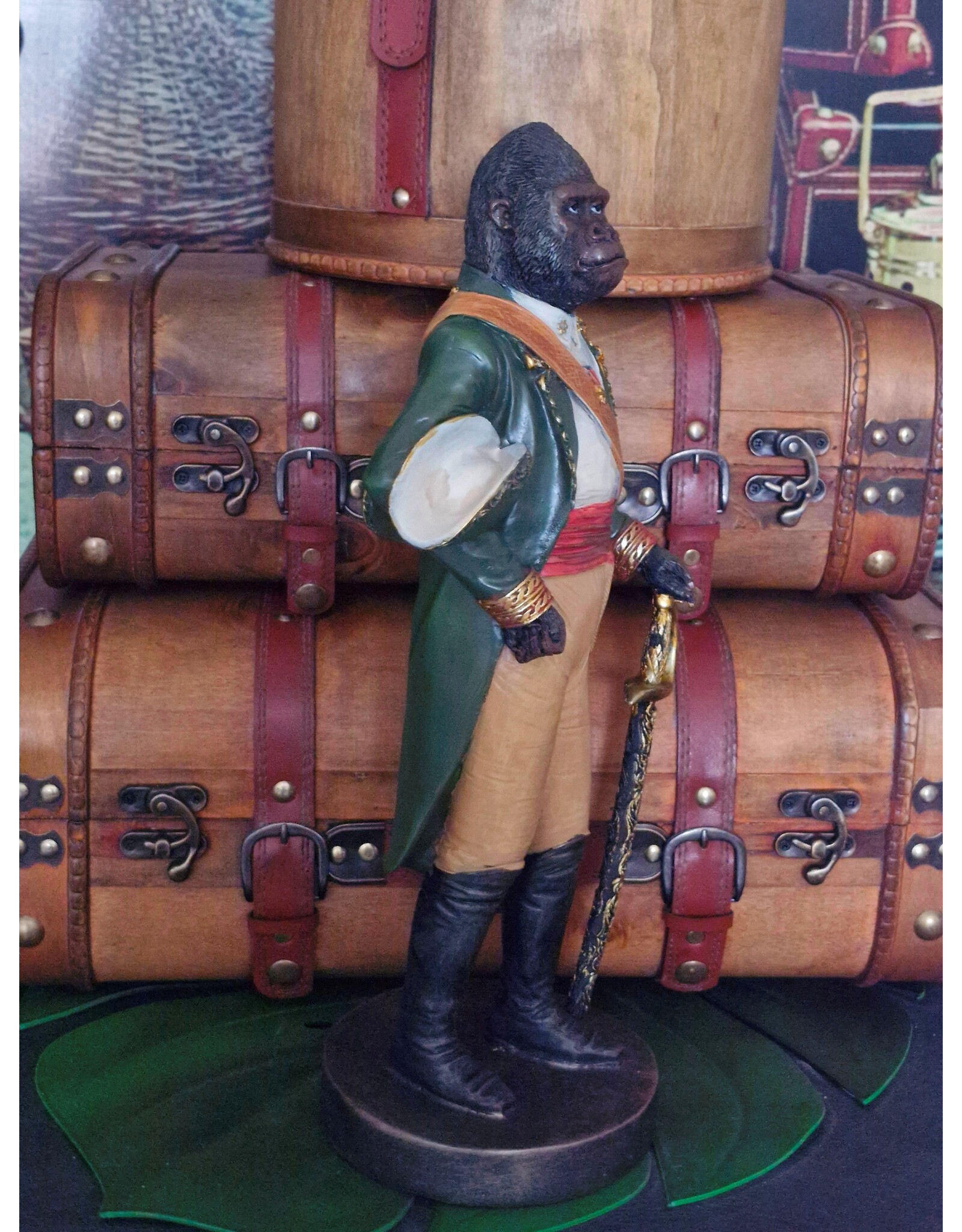 Baroque Giftware Figurines Collectables - Gorilla dressed in Colonial Style statue 40.5 cm