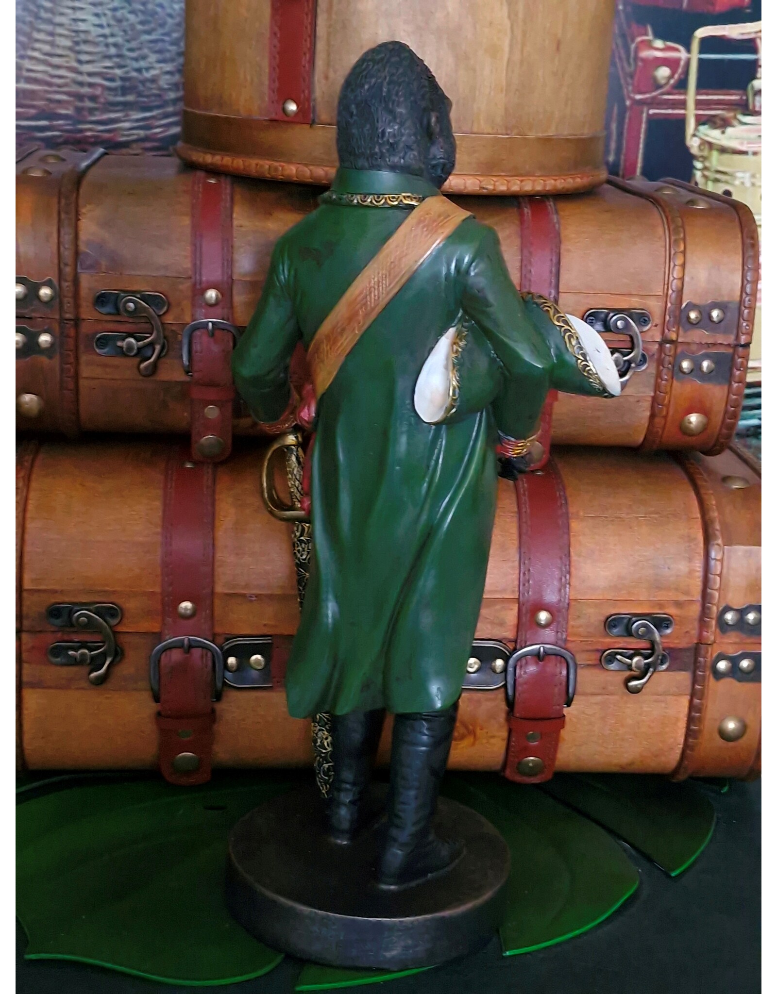 Baroque Giftware Beelden Collectables - Gorilla gekleed in Koloniale Stijl beeld 40,5cm