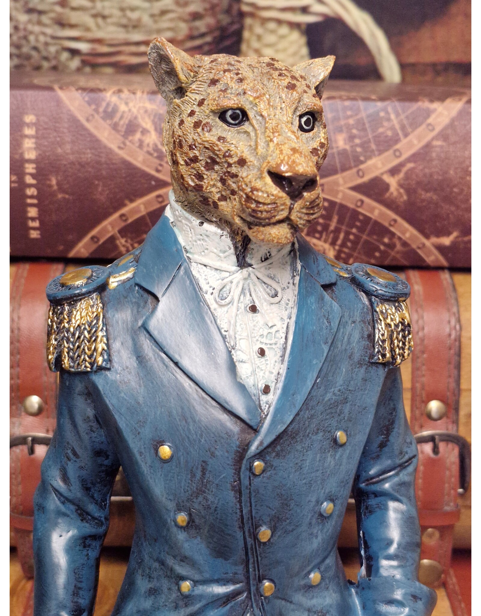 Baroque Giftware Beelden Collectables - Jaguar gekleed als Navy Officier beeld 43cm