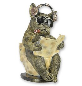 JB Bulldog zittend op de WC pot met Sigaar en Krant