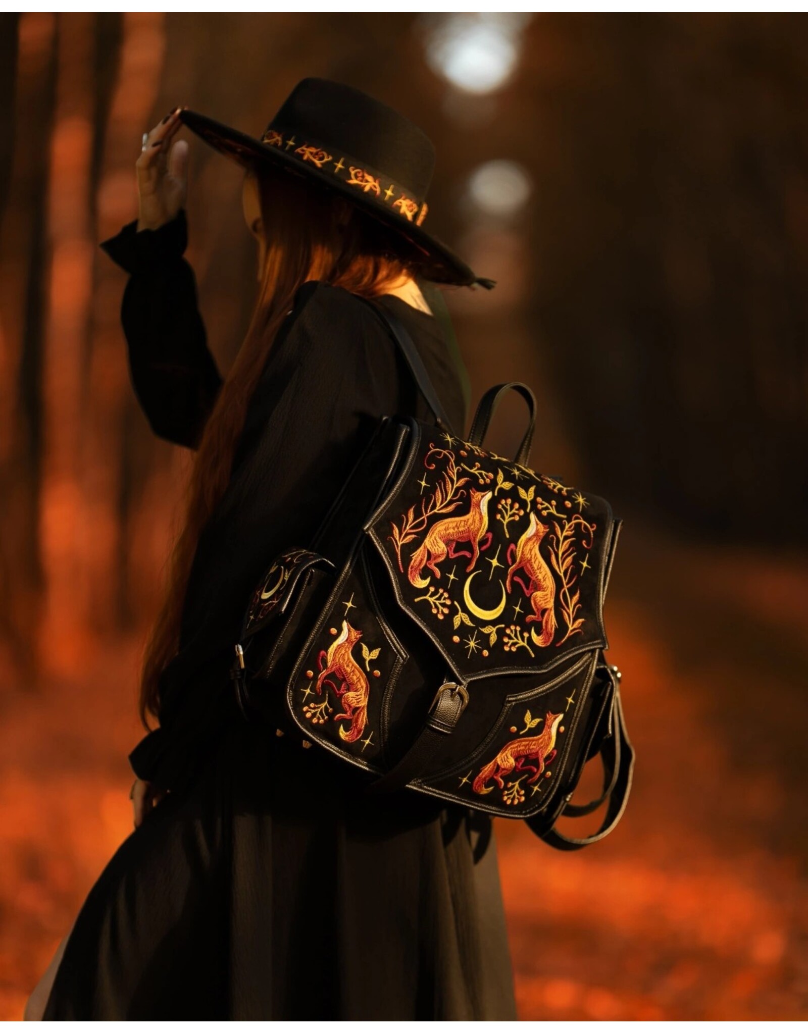 Restyle Fantasy tassen en portemonnees - Mystic Fox Rugzak met geborduurde vossen
